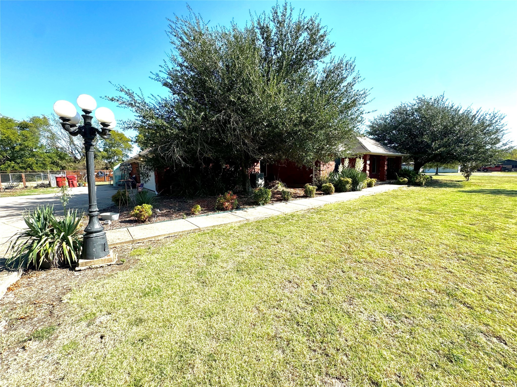 505 W 3rd Street Dodd City TX 75438