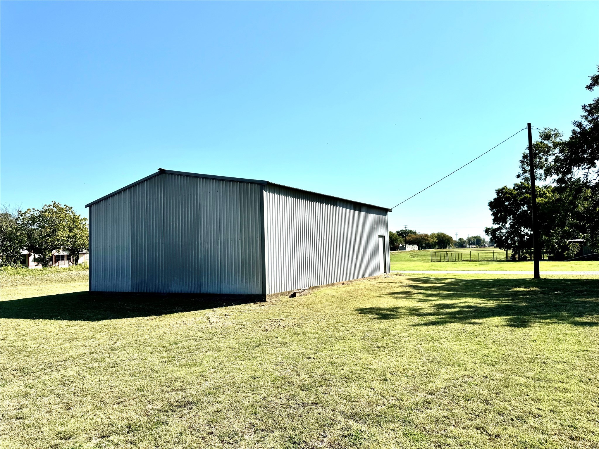 505 W 3rd Street Dodd City TX 75438
