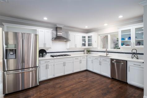 3867 Beutel Court Dallas TX 75229