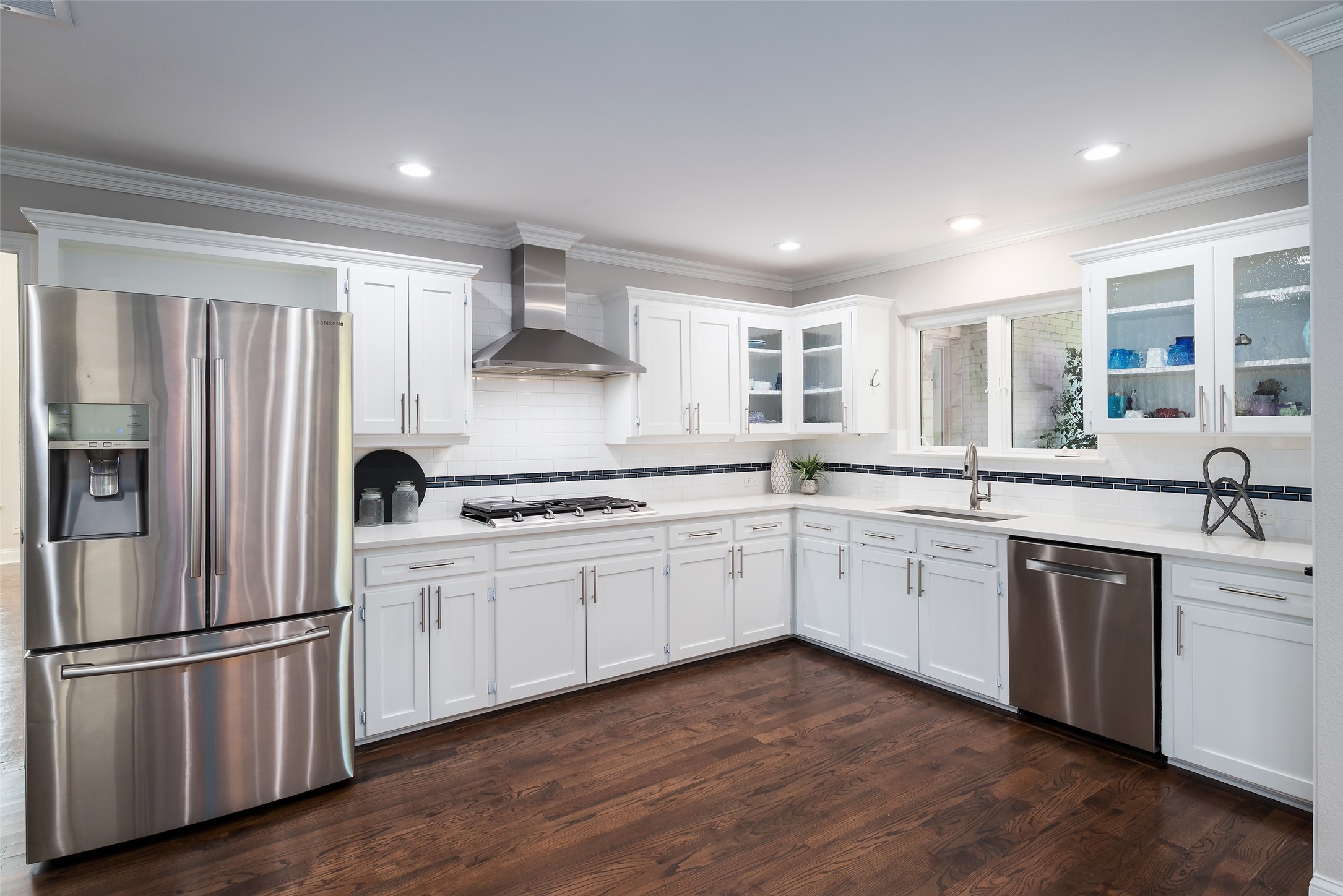 3867 Beutel Court Dallas TX 75229