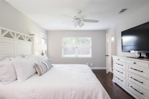 3867 Beutel Court Dallas TX 75229