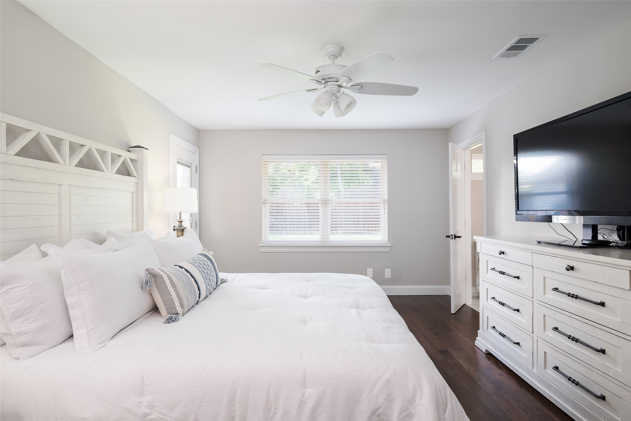 3867 Beutel Court Dallas TX 75229