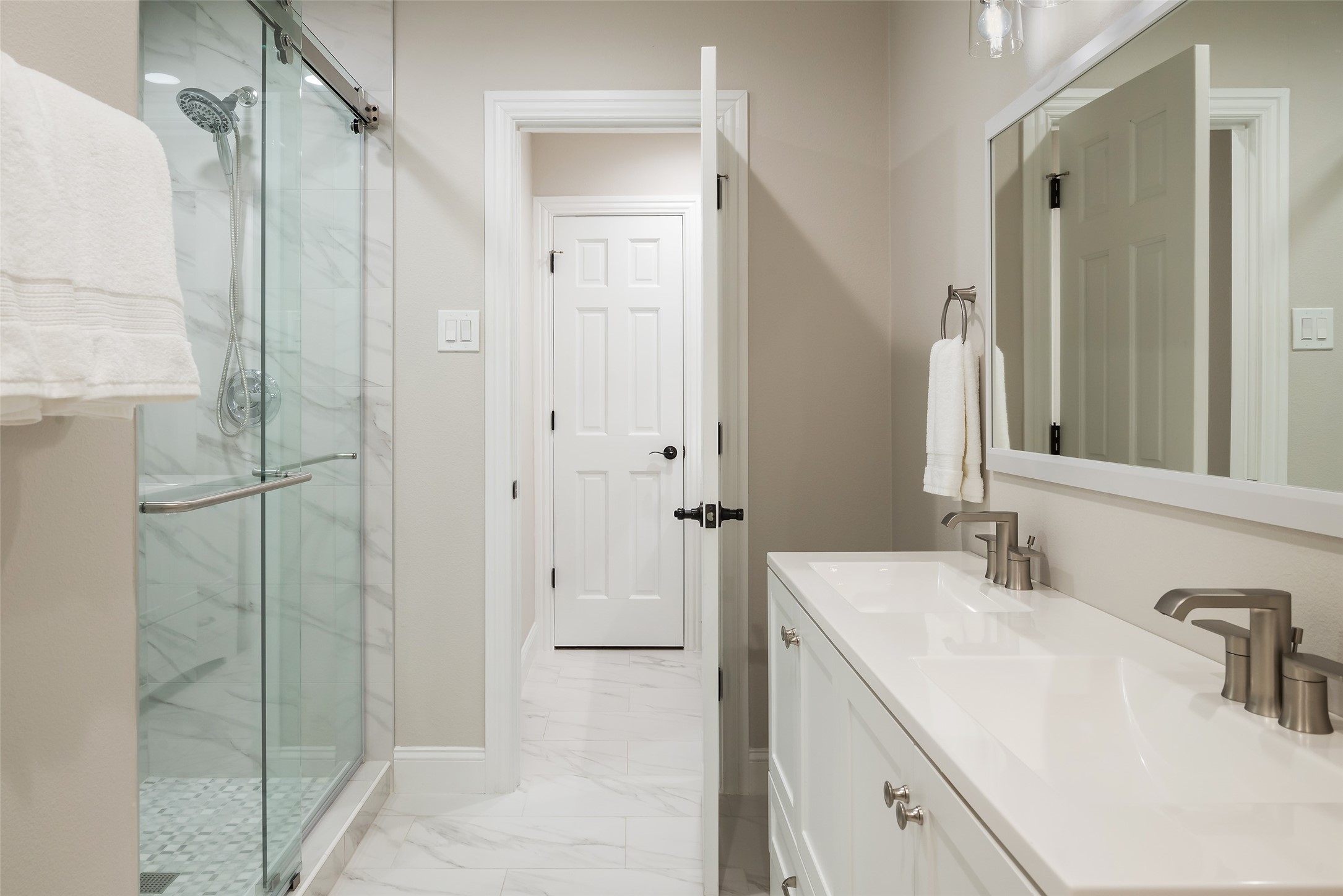 3867 Beutel Court Dallas TX 75229