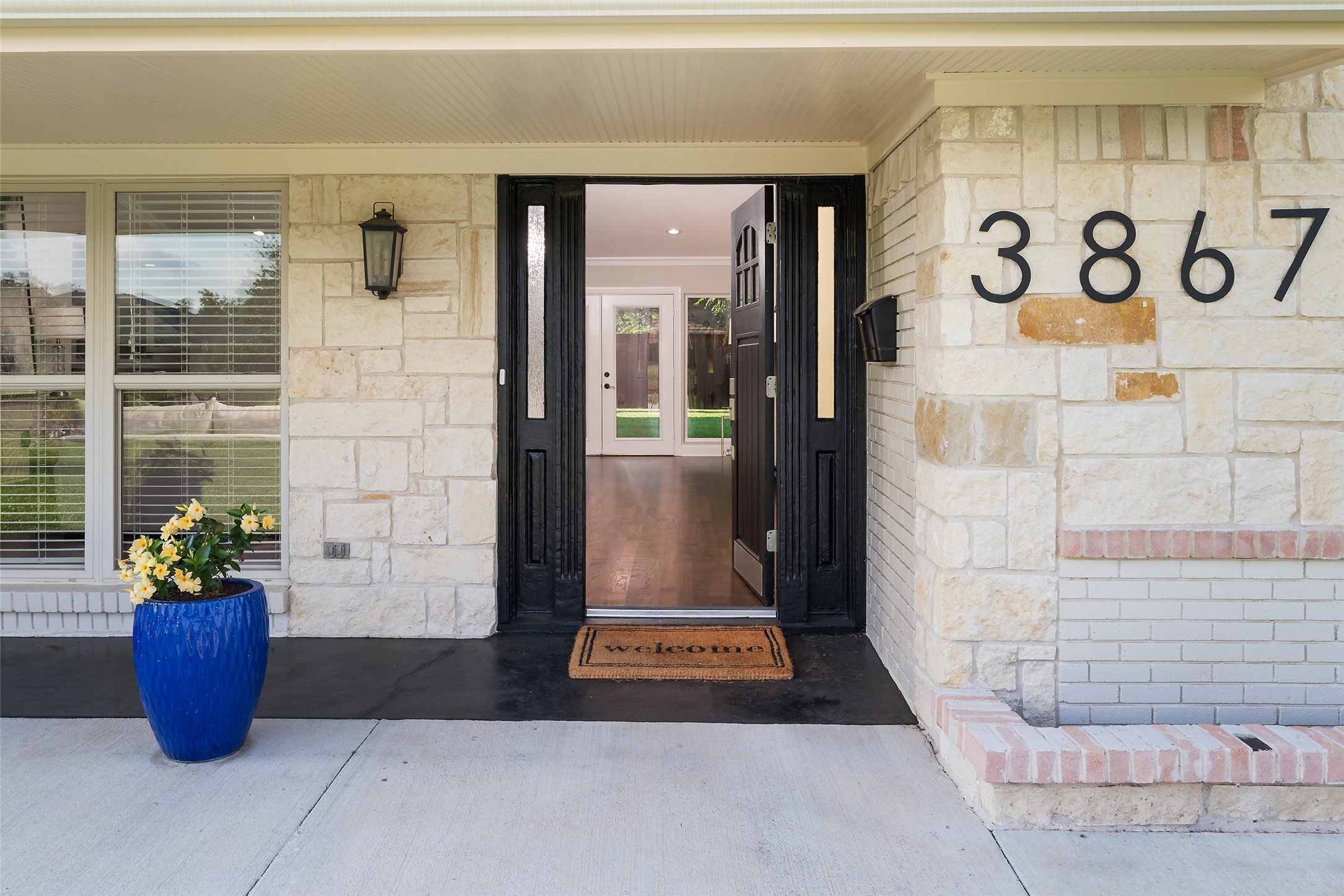 3867 Beutel Court Dallas TX 75229
