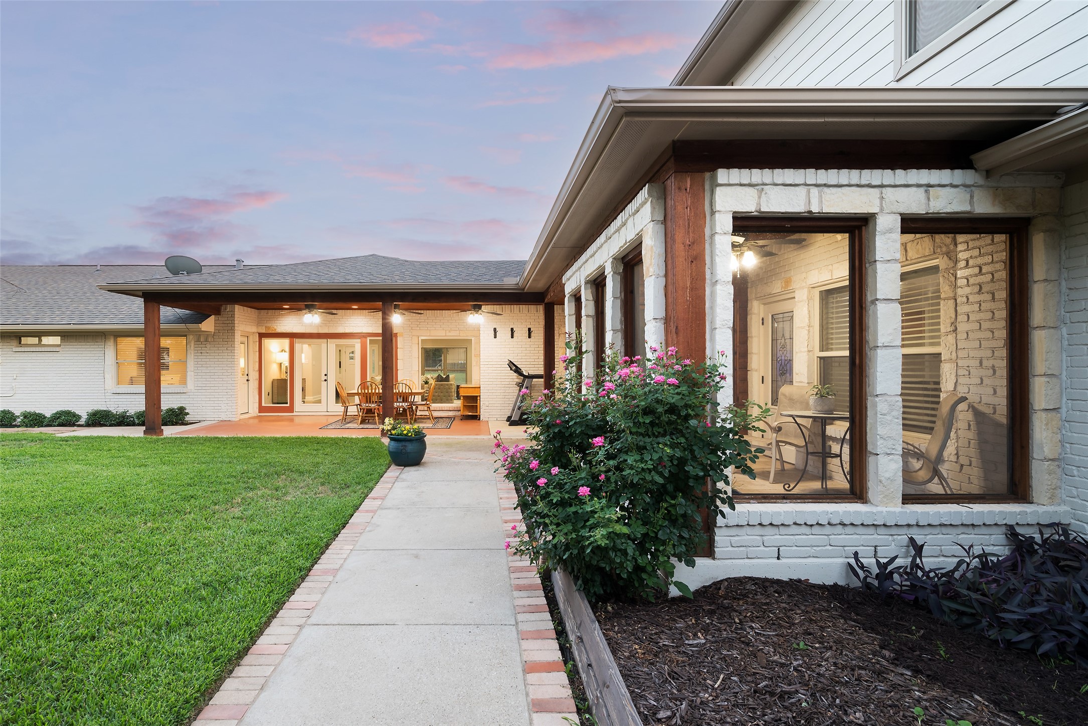 3867 Beutel Court Dallas TX 75229