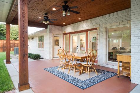 3867 Beutel Court Dallas TX 75229