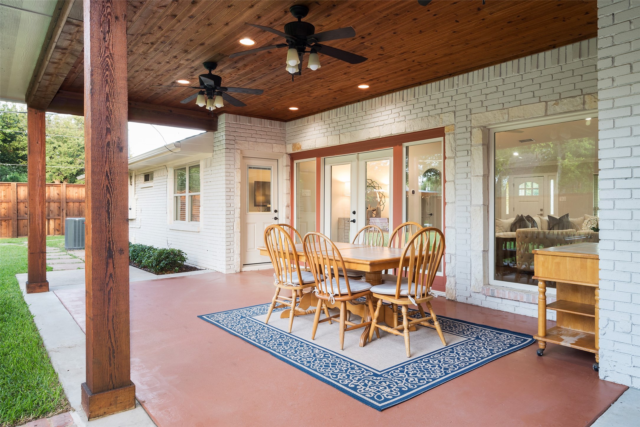 3867 Beutel Court Dallas TX 75229