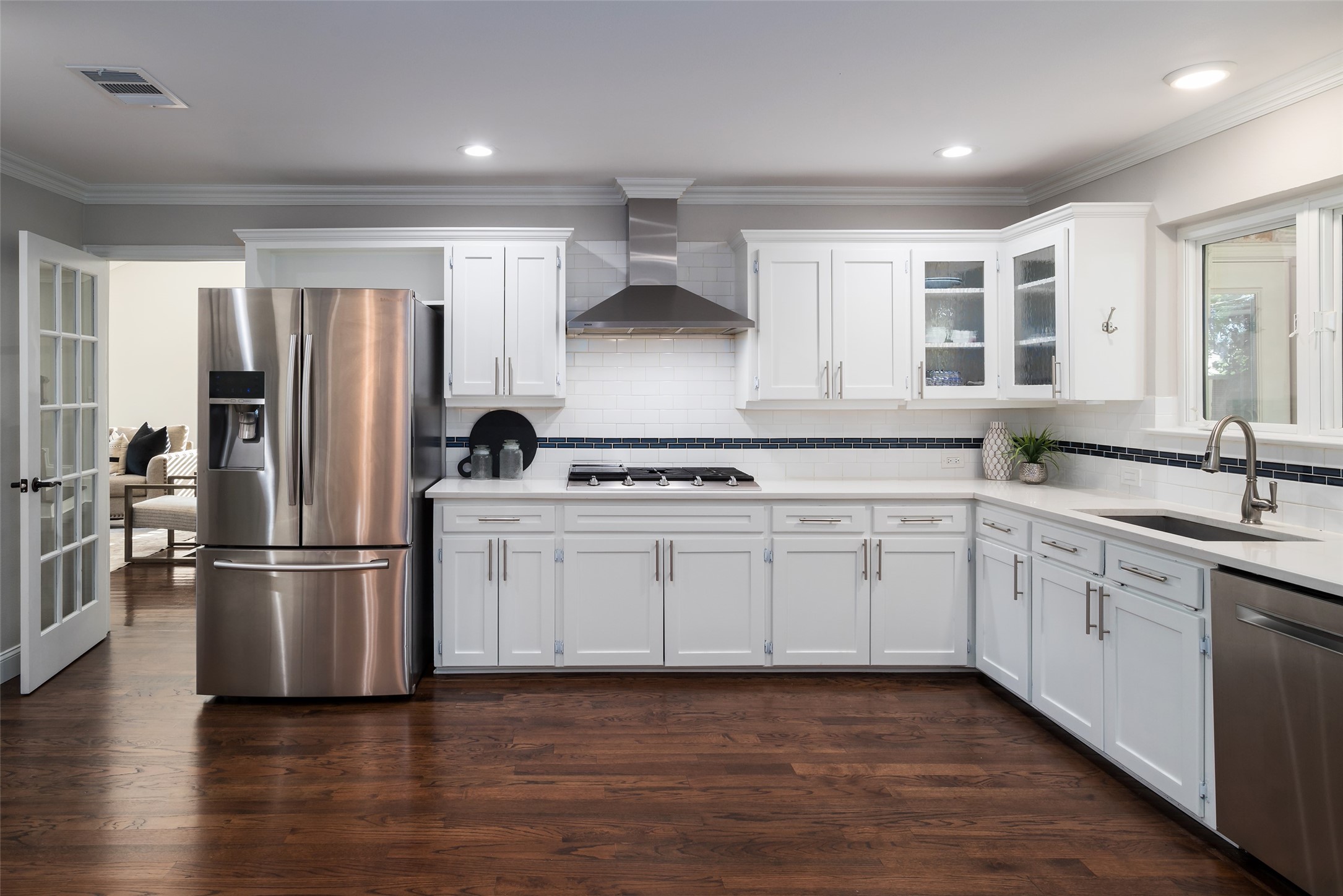 3867 Beutel Court Dallas TX 75229