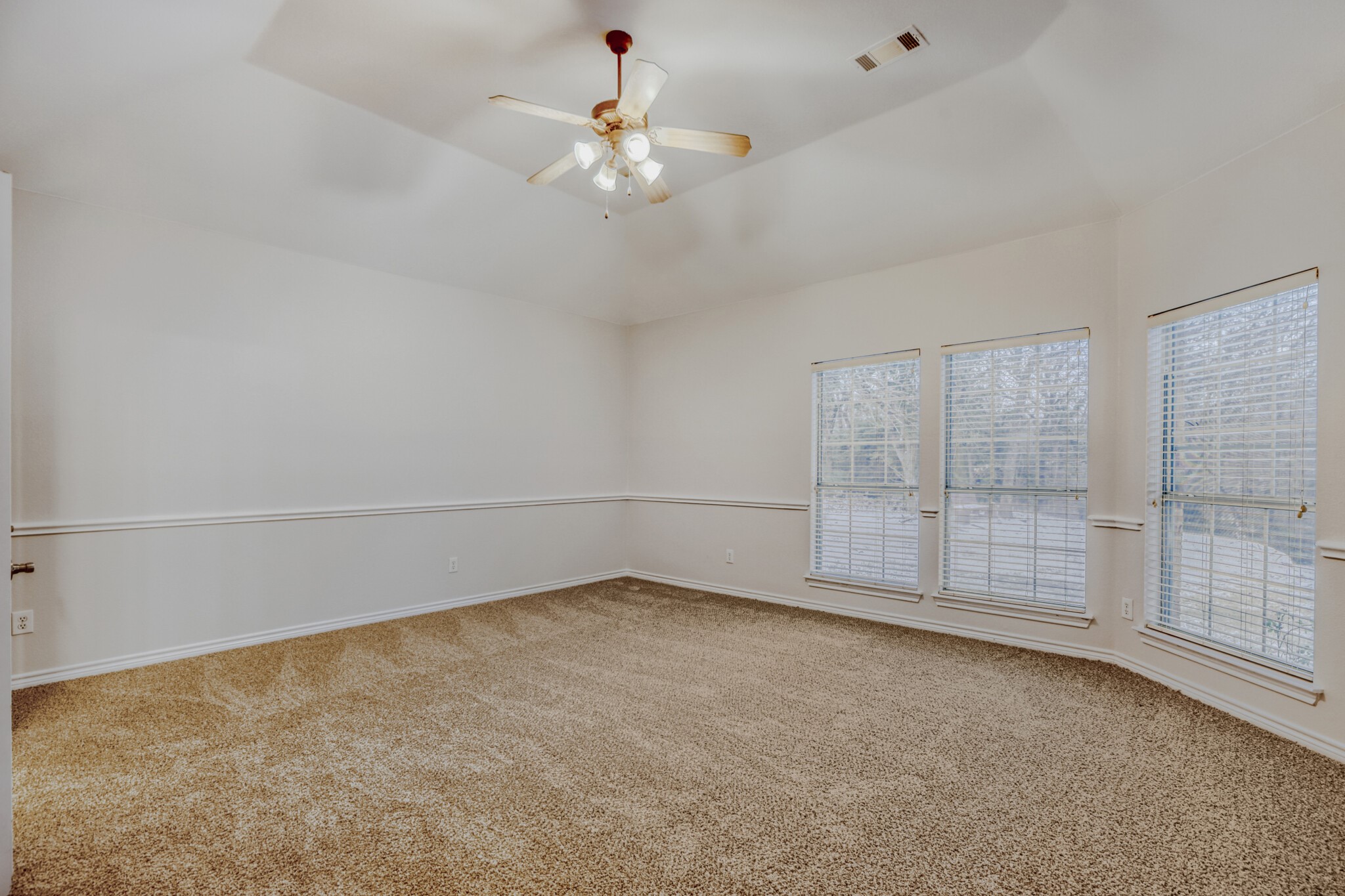 2207 Creekedge Court Corinth TX 76210