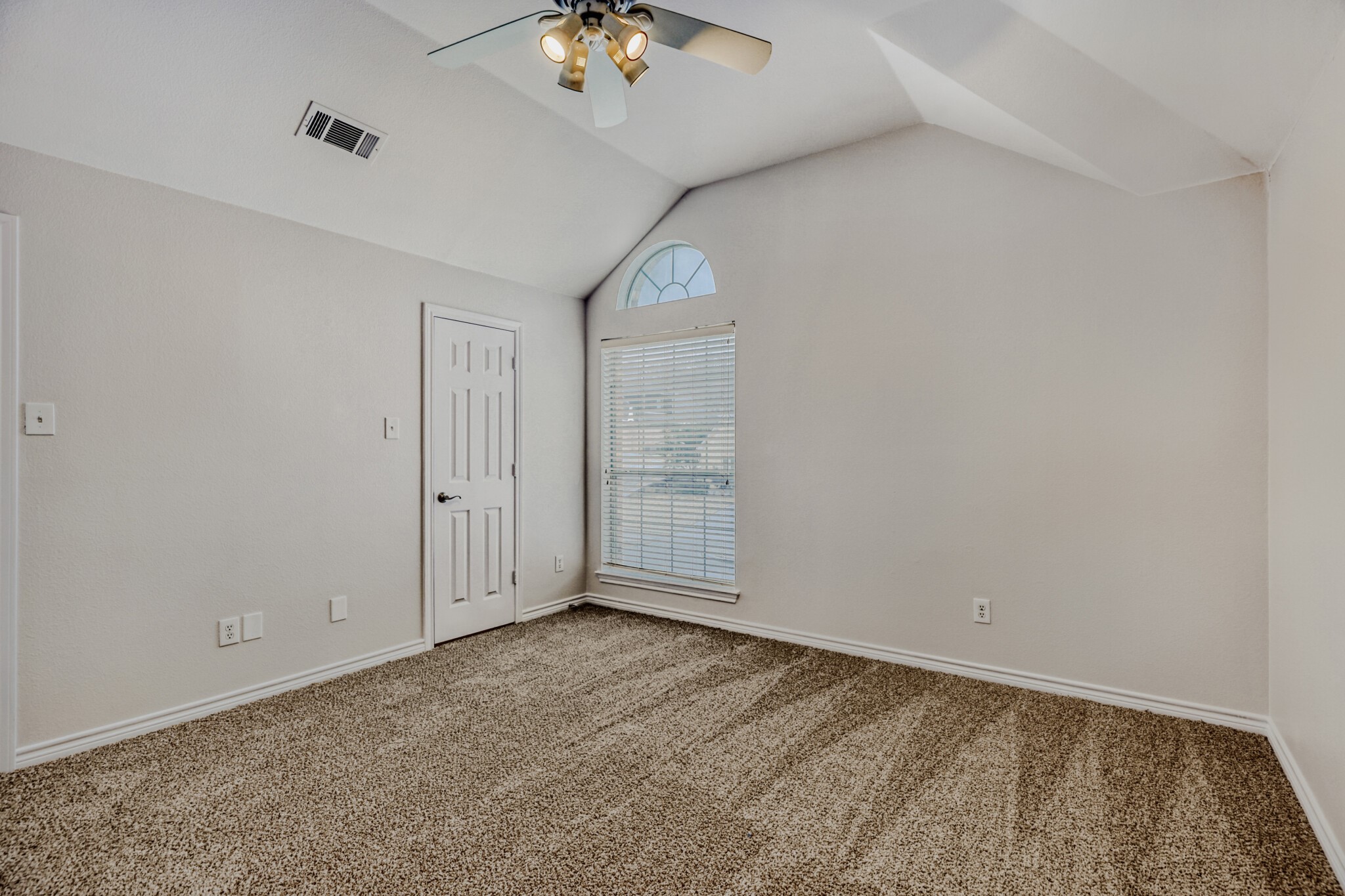 2207 Creekedge Court Corinth TX 76210