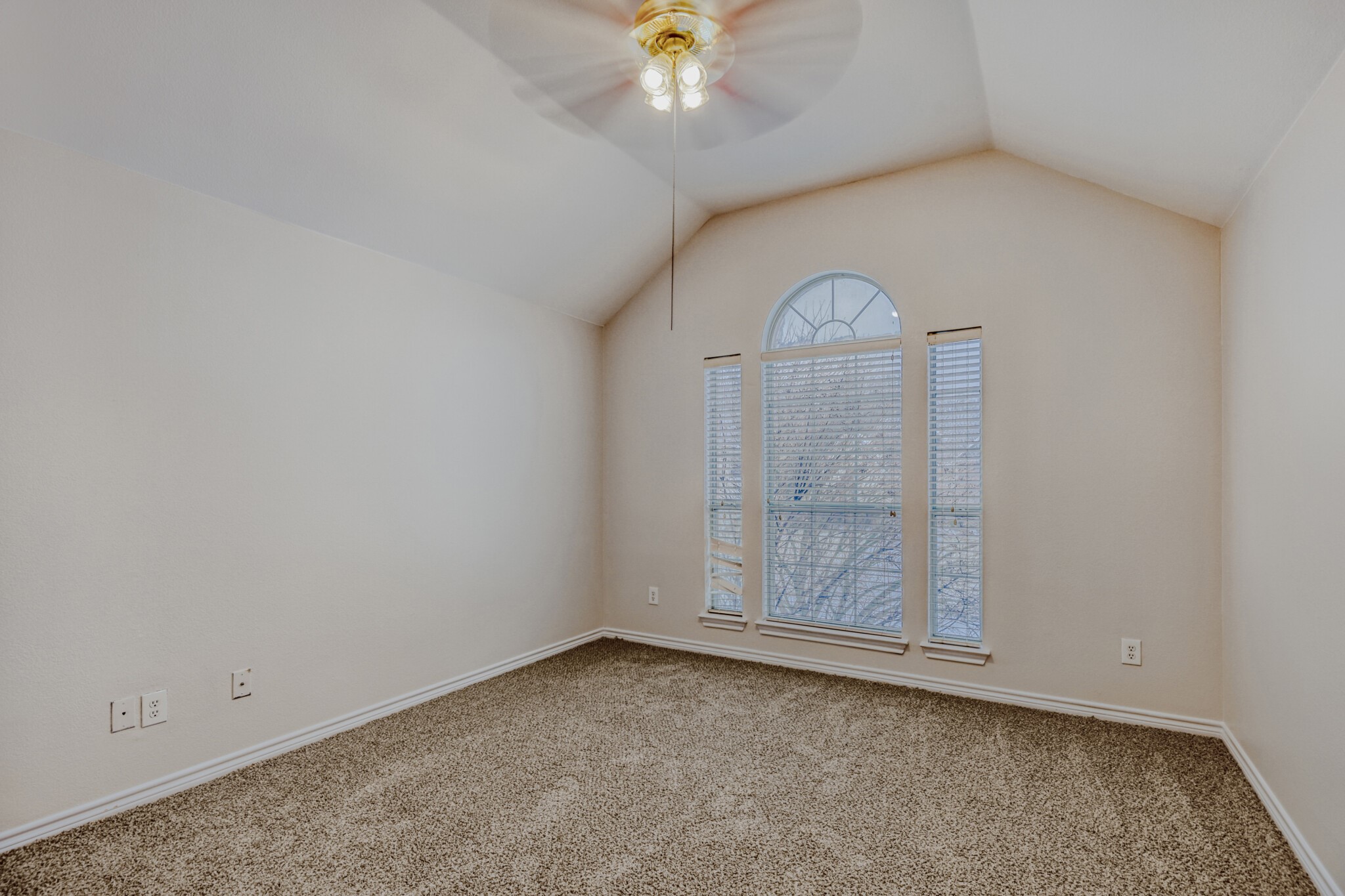 2207 Creekedge Court Corinth TX 76210