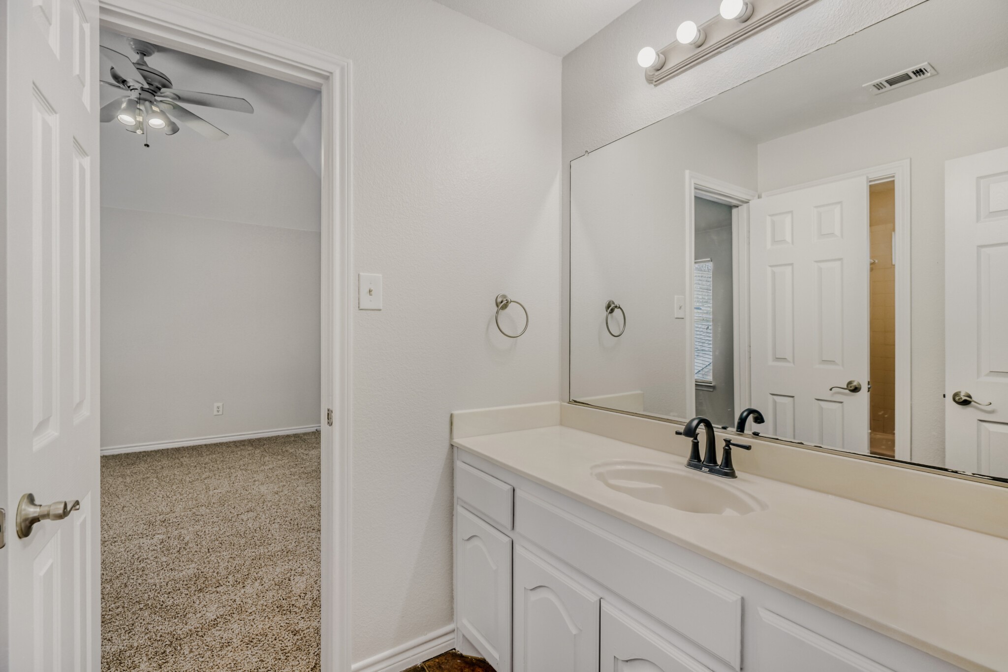 2207 Creekedge Court Corinth TX 76210