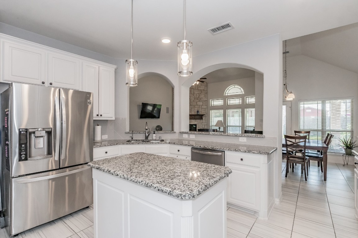 1524 Diamond Creek Lane Kennedale TX 76060
