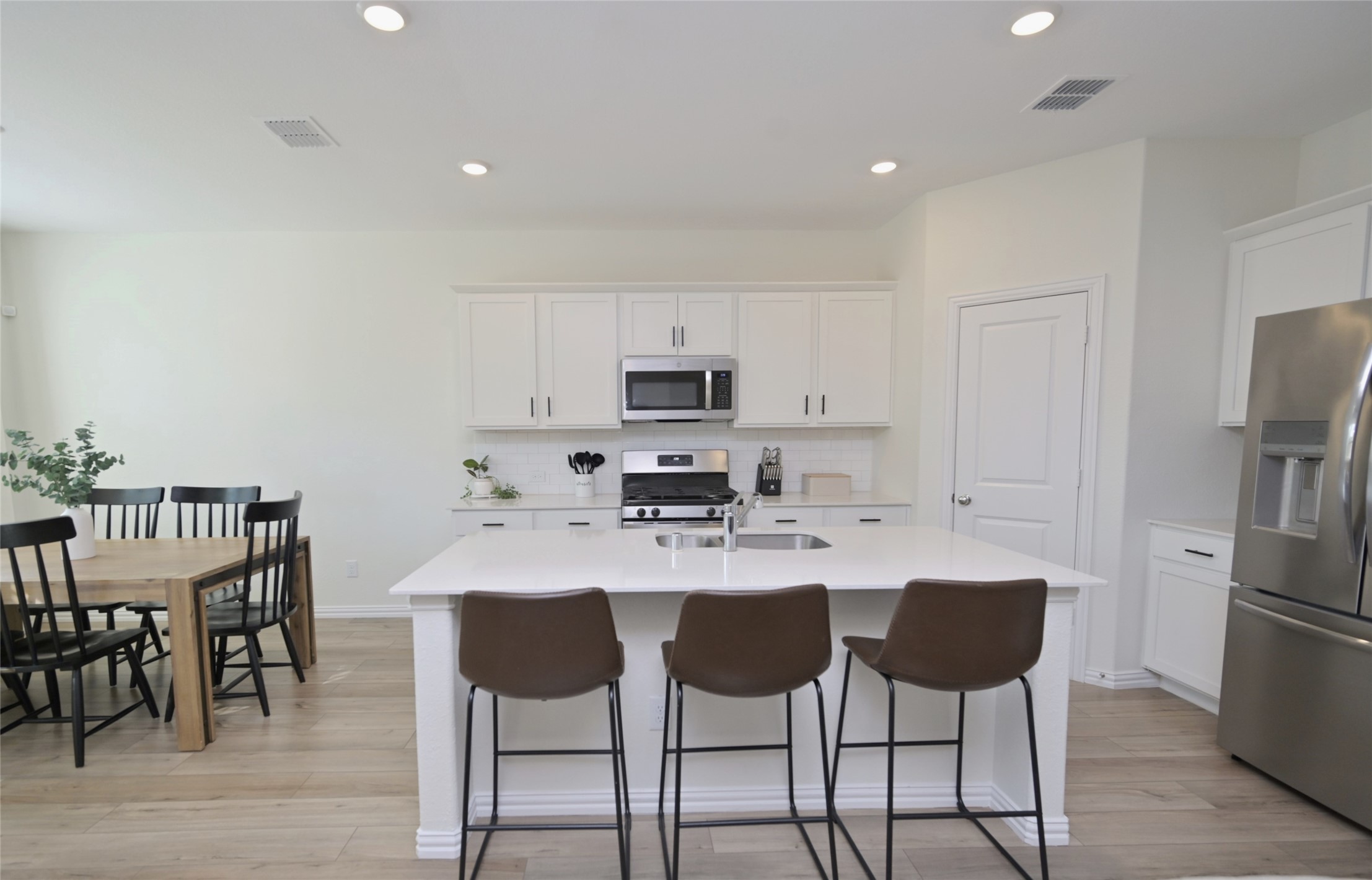 1212 Almond Road Azle TX 76020