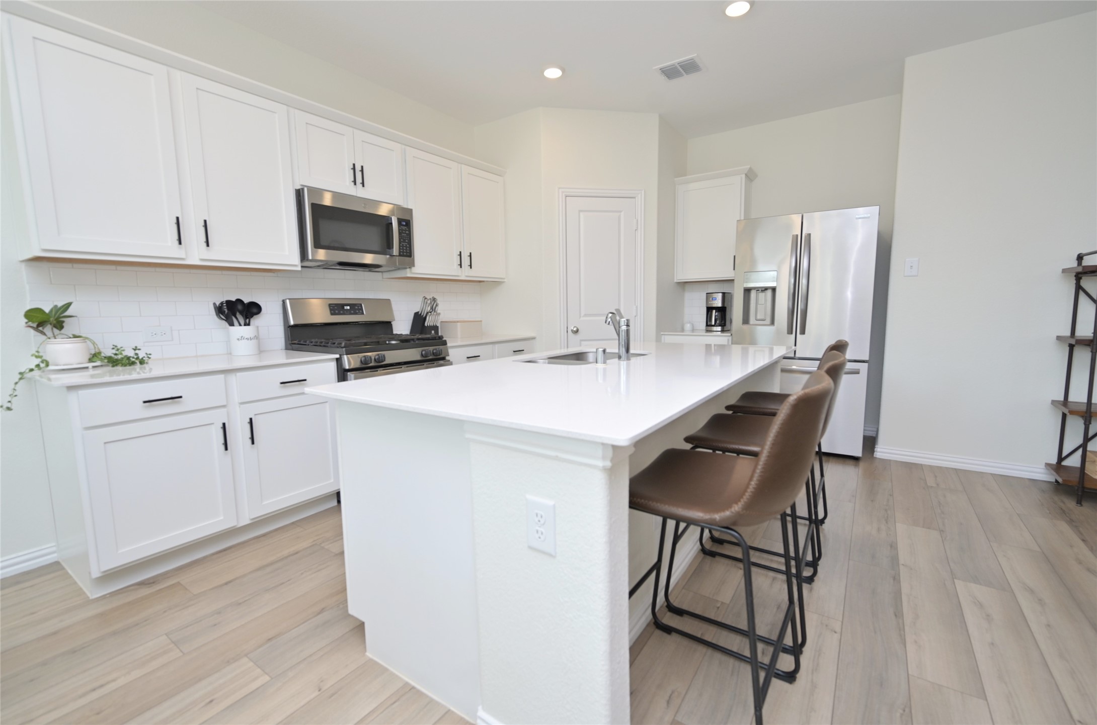 1212 Almond Road Azle TX 76020