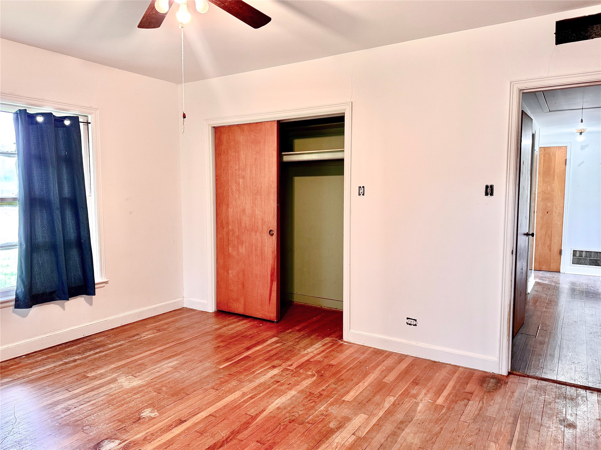 932 W Live Oak Street Jacksboro TX 76458