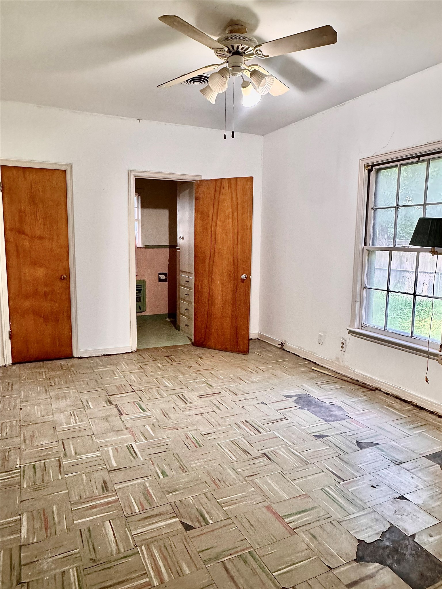 932 W Live Oak Street Jacksboro TX 76458