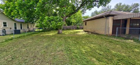 932 W Live Oak Street Jacksboro TX 76458