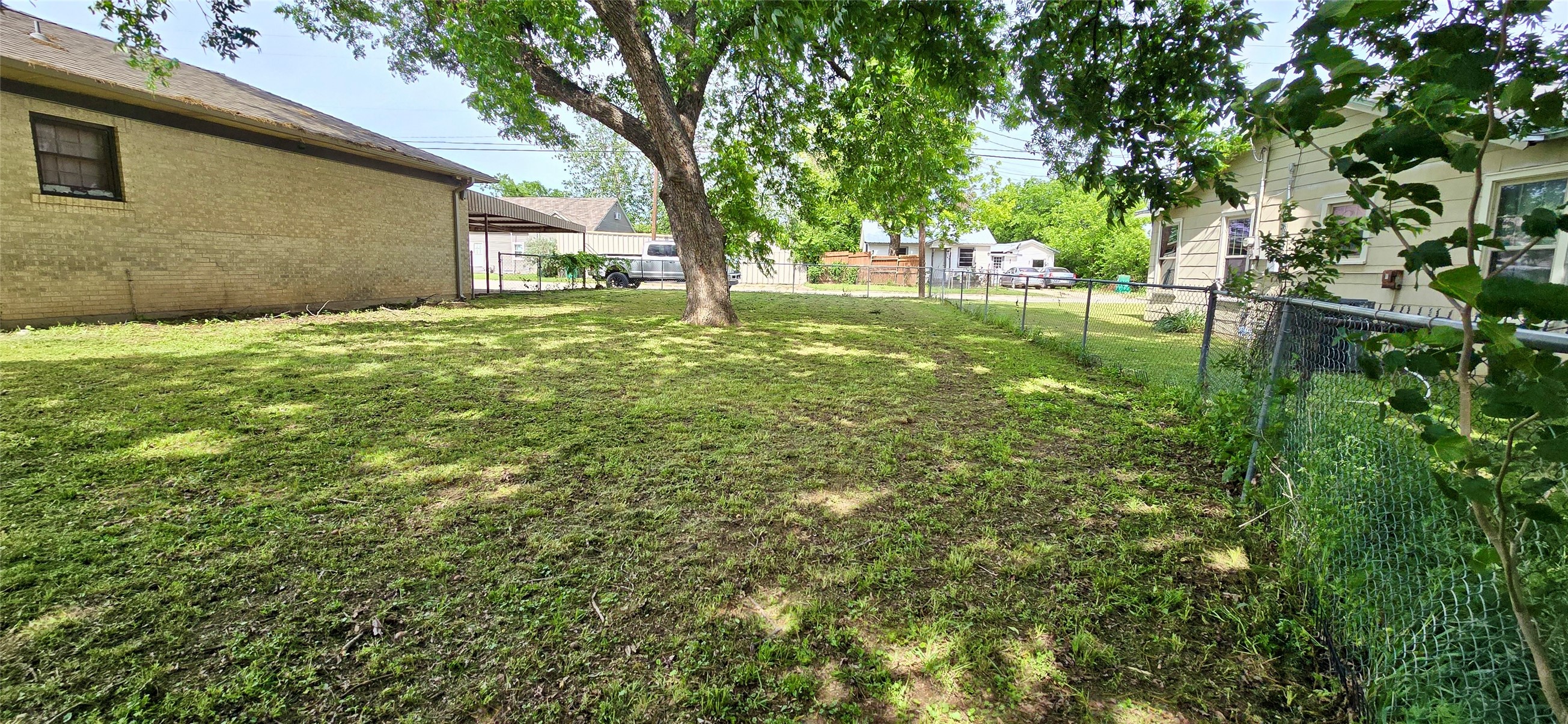 932 W Live Oak Street Jacksboro TX 76458