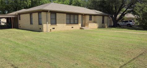 932 W Live Oak Street Jacksboro TX 76458