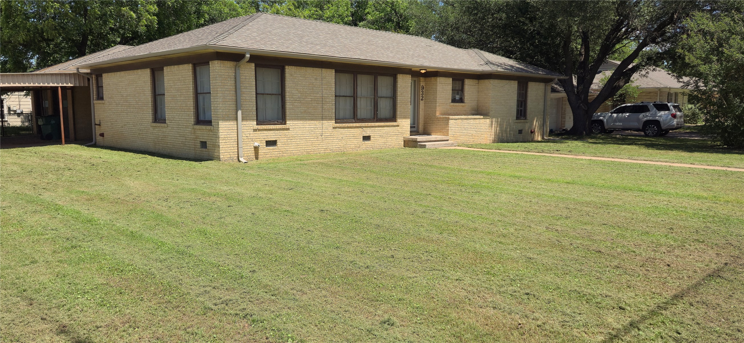 932 W Live Oak Street Jacksboro TX 76458