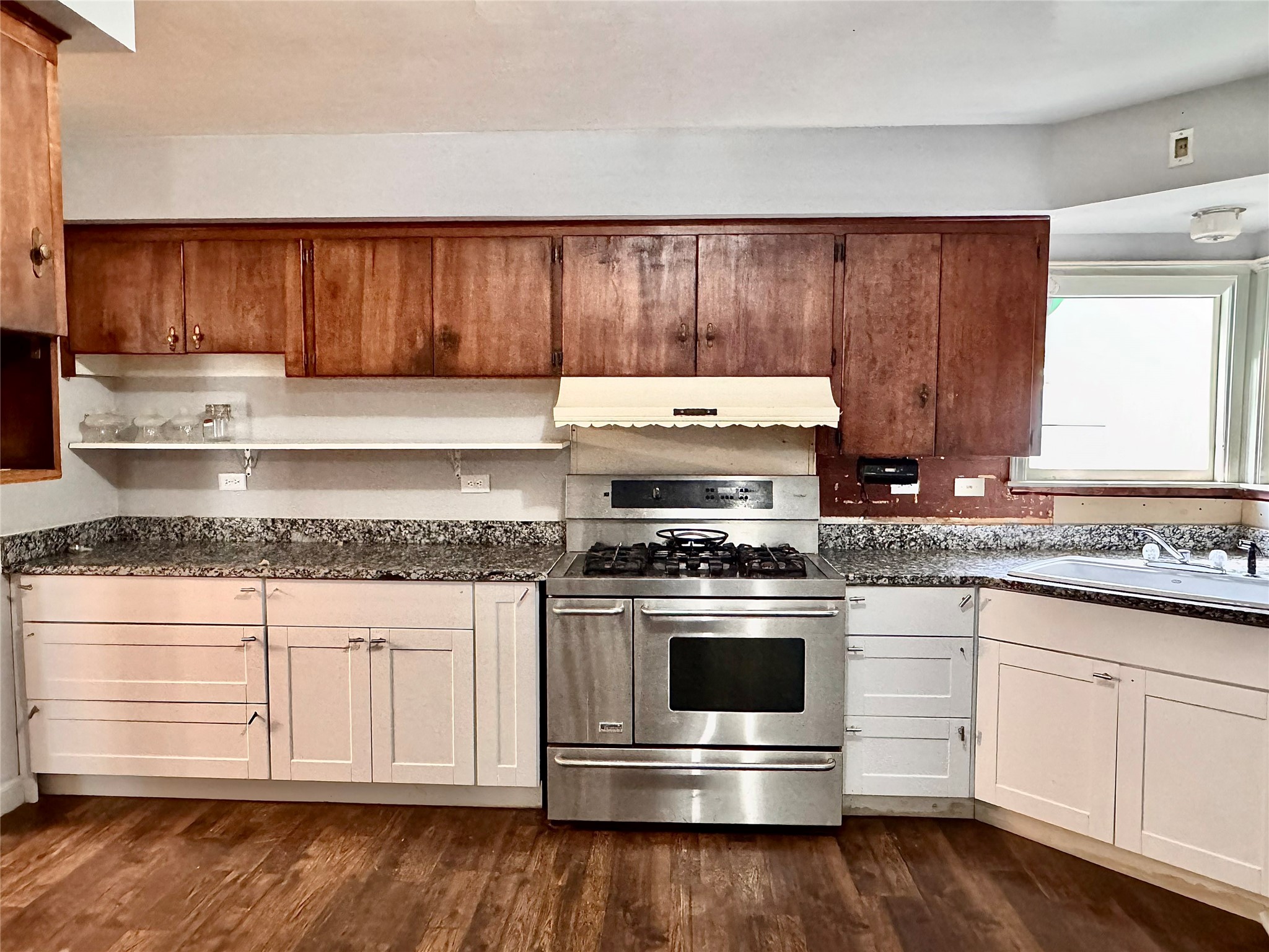 932 W Live Oak Street Jacksboro TX 76458