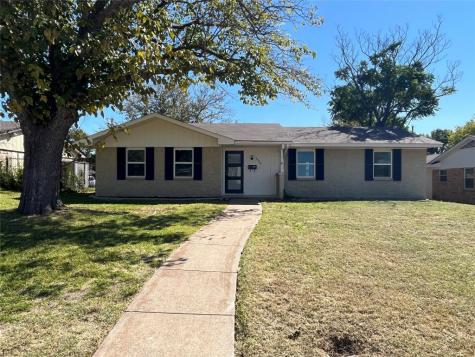 1934 Blueridge Drive Duncanville TX 75137