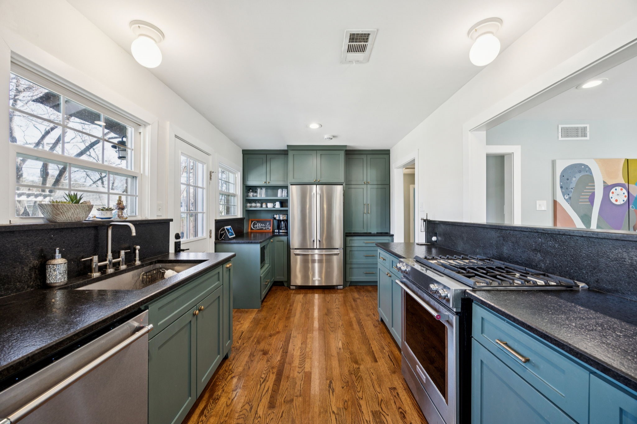 576 Brookhurst Drive Dallas TX 75218