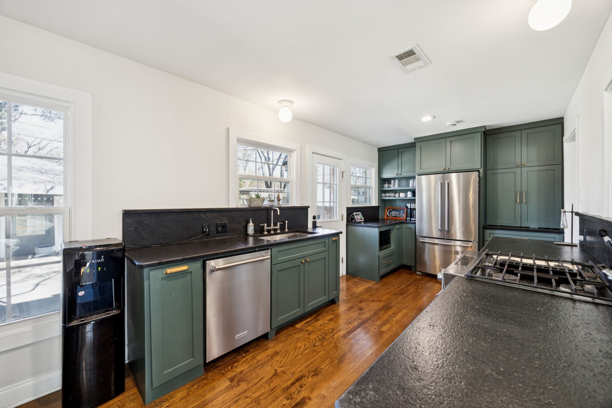 576 Brookhurst Drive Dallas TX 75218