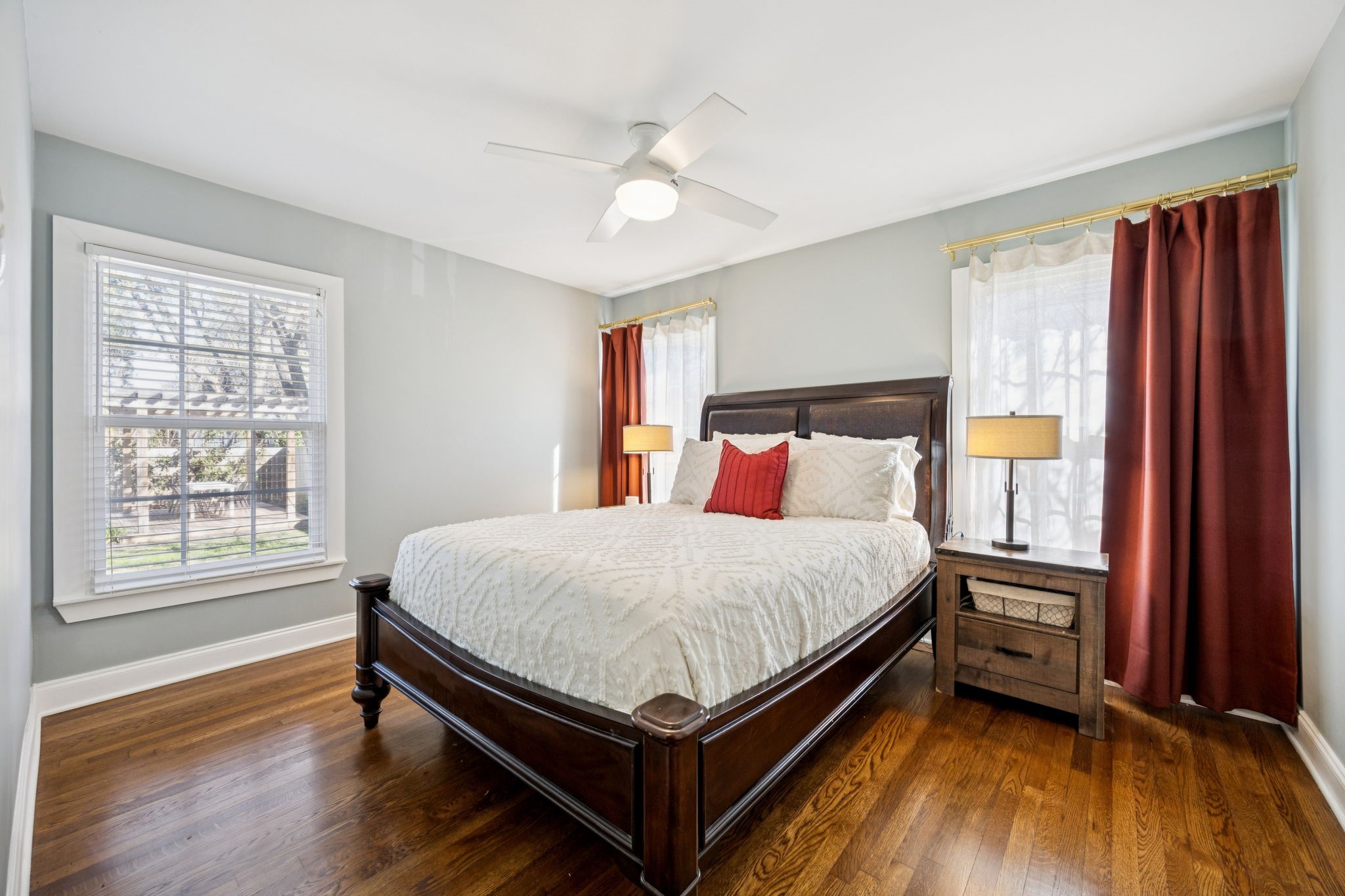 576 Brookhurst Drive Dallas TX 75218