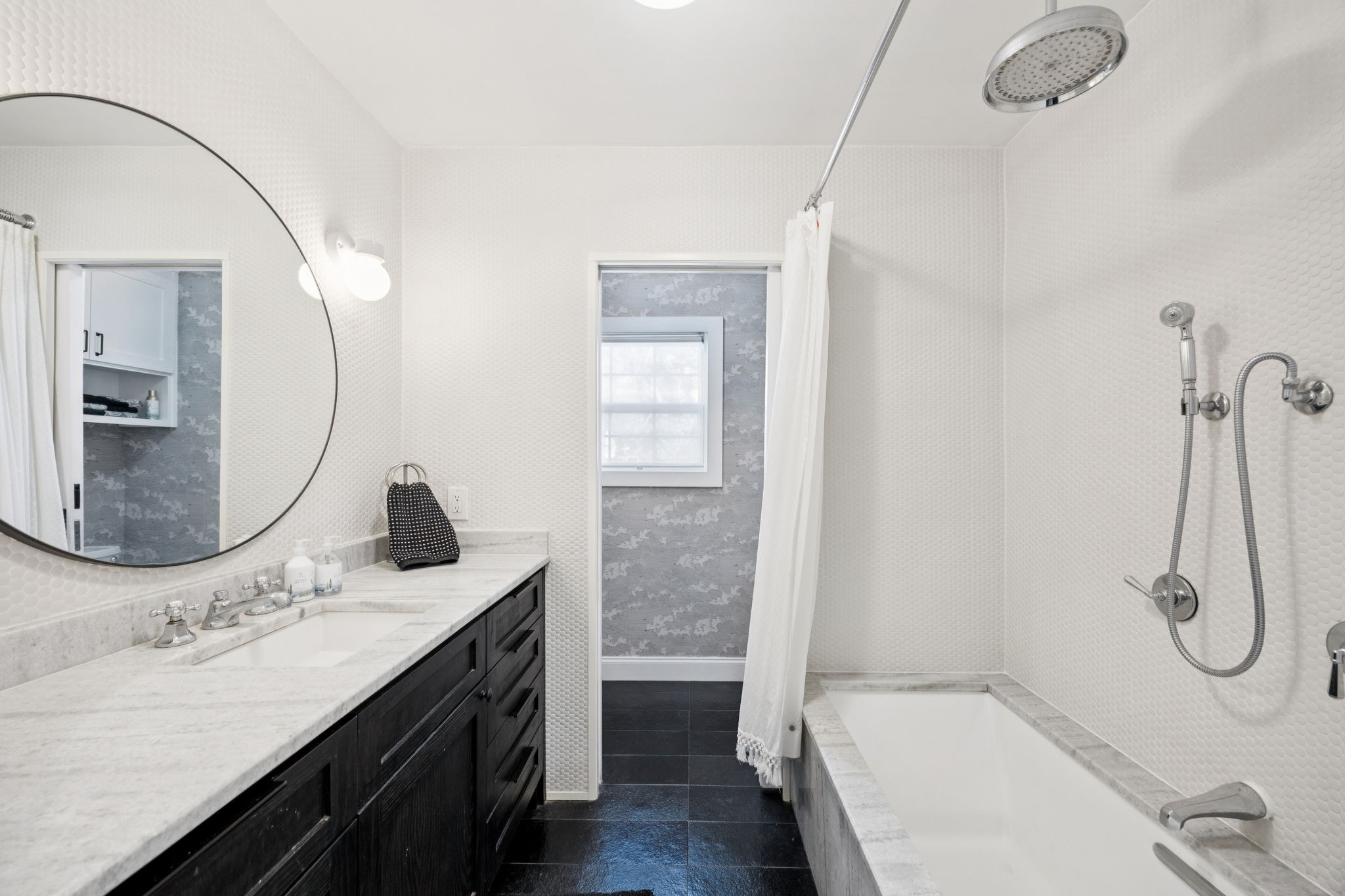 576 Brookhurst Drive Dallas TX 75218