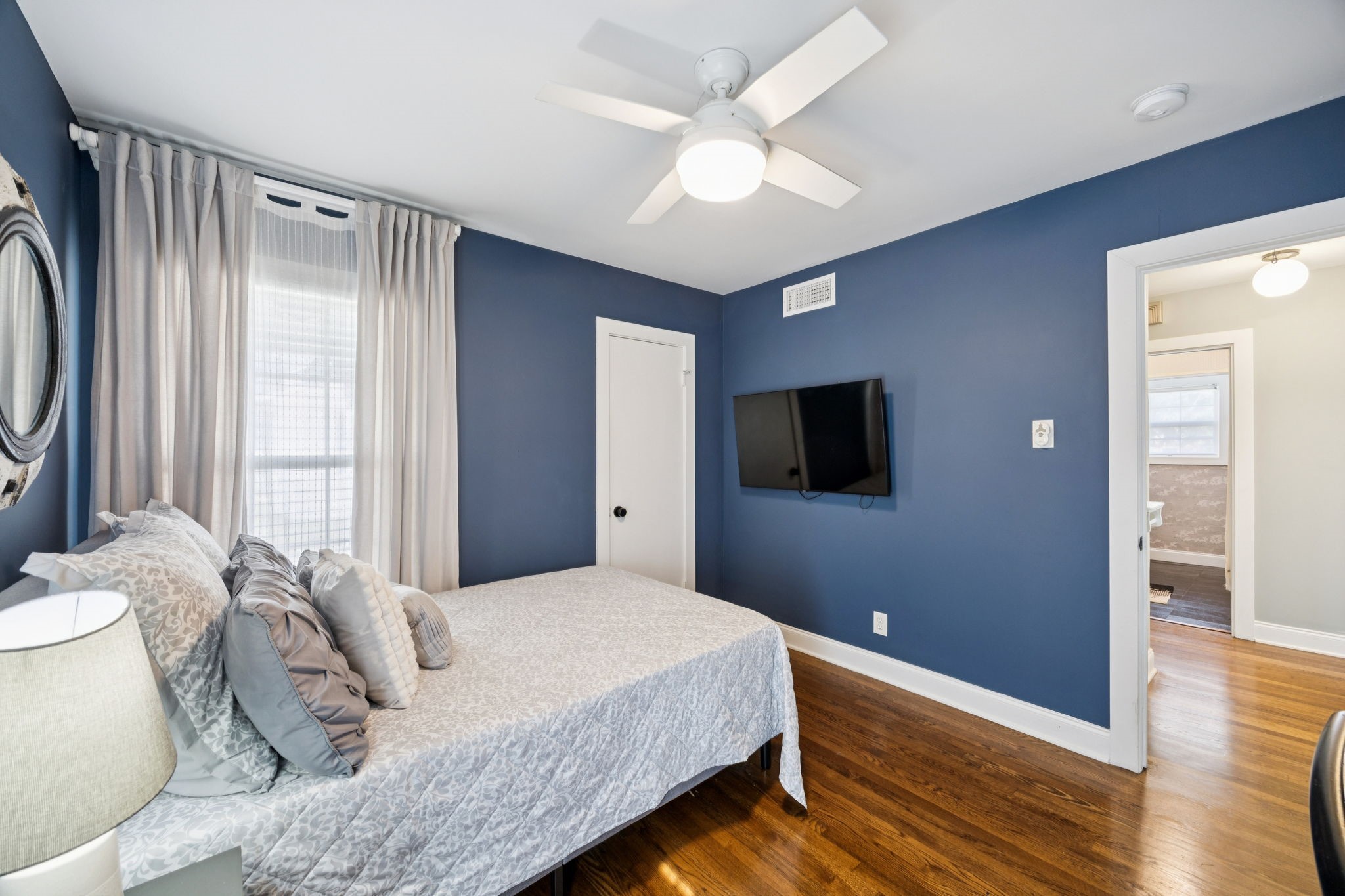 576 Brookhurst Drive Dallas TX 75218