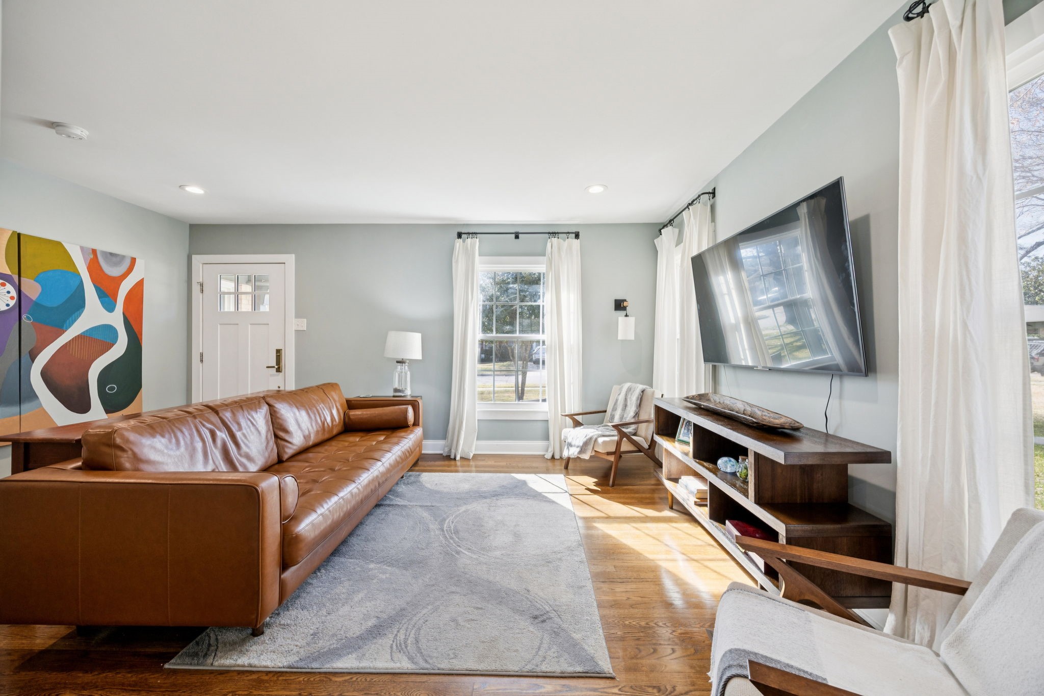 576 Brookhurst Drive Dallas TX 75218