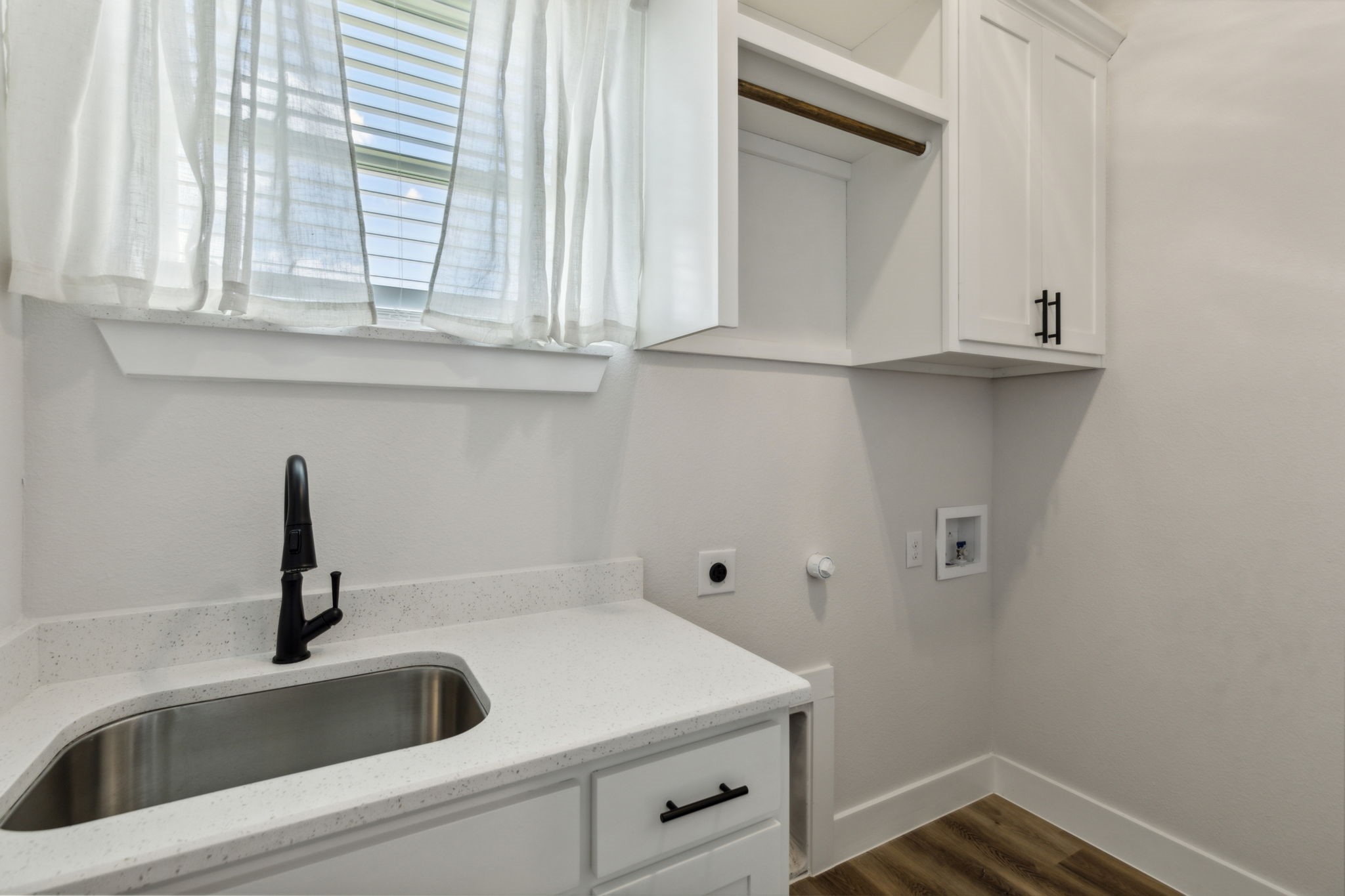 25 Dove Landing Valley View TX 76272