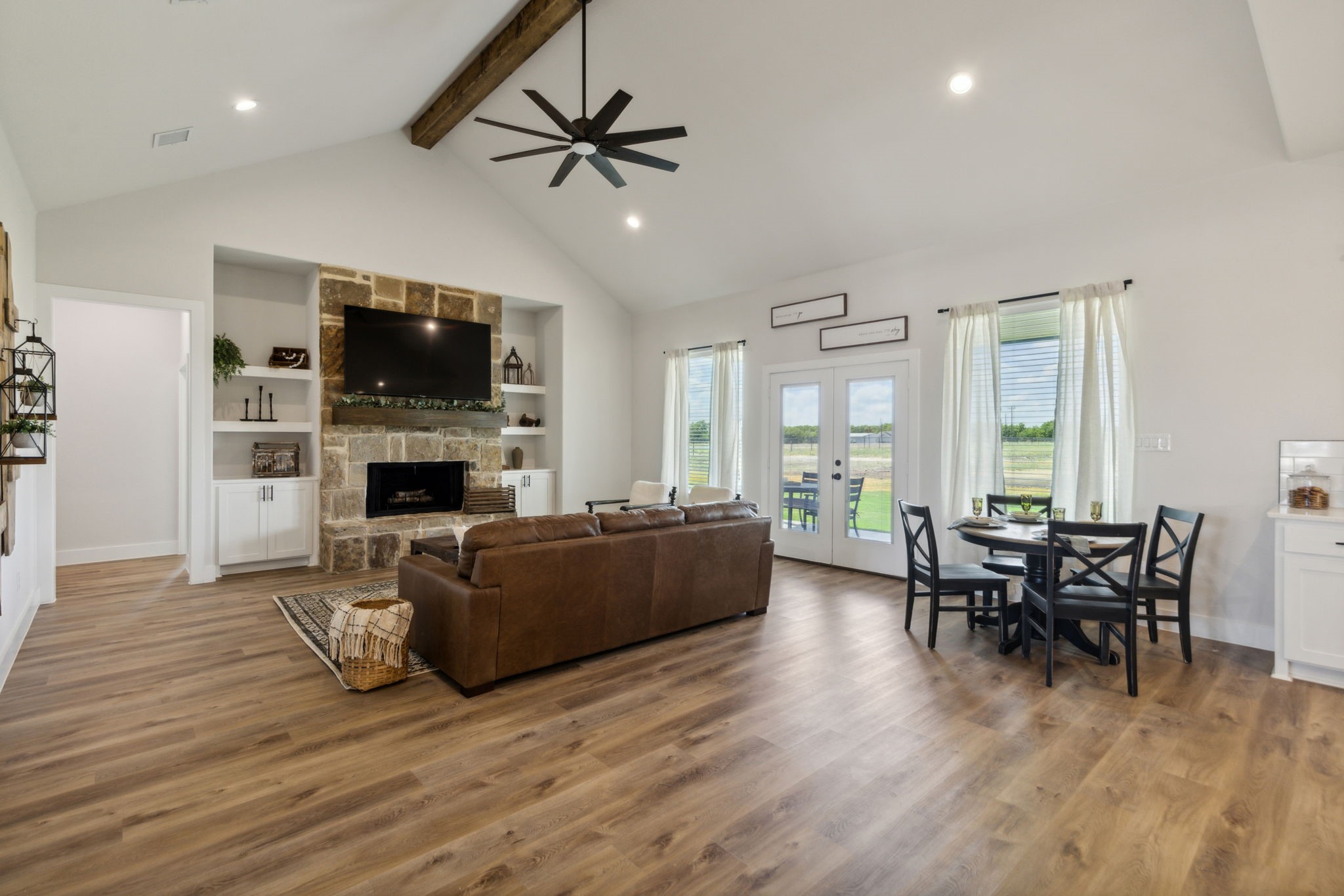 25 Dove Landing Valley View TX 76272
