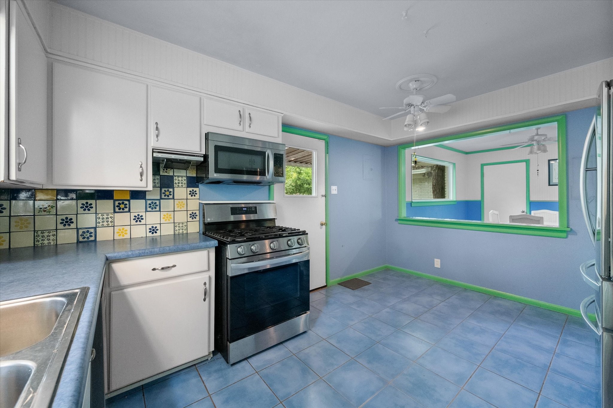 1209 W Lilly Lane Arlington TX 76013