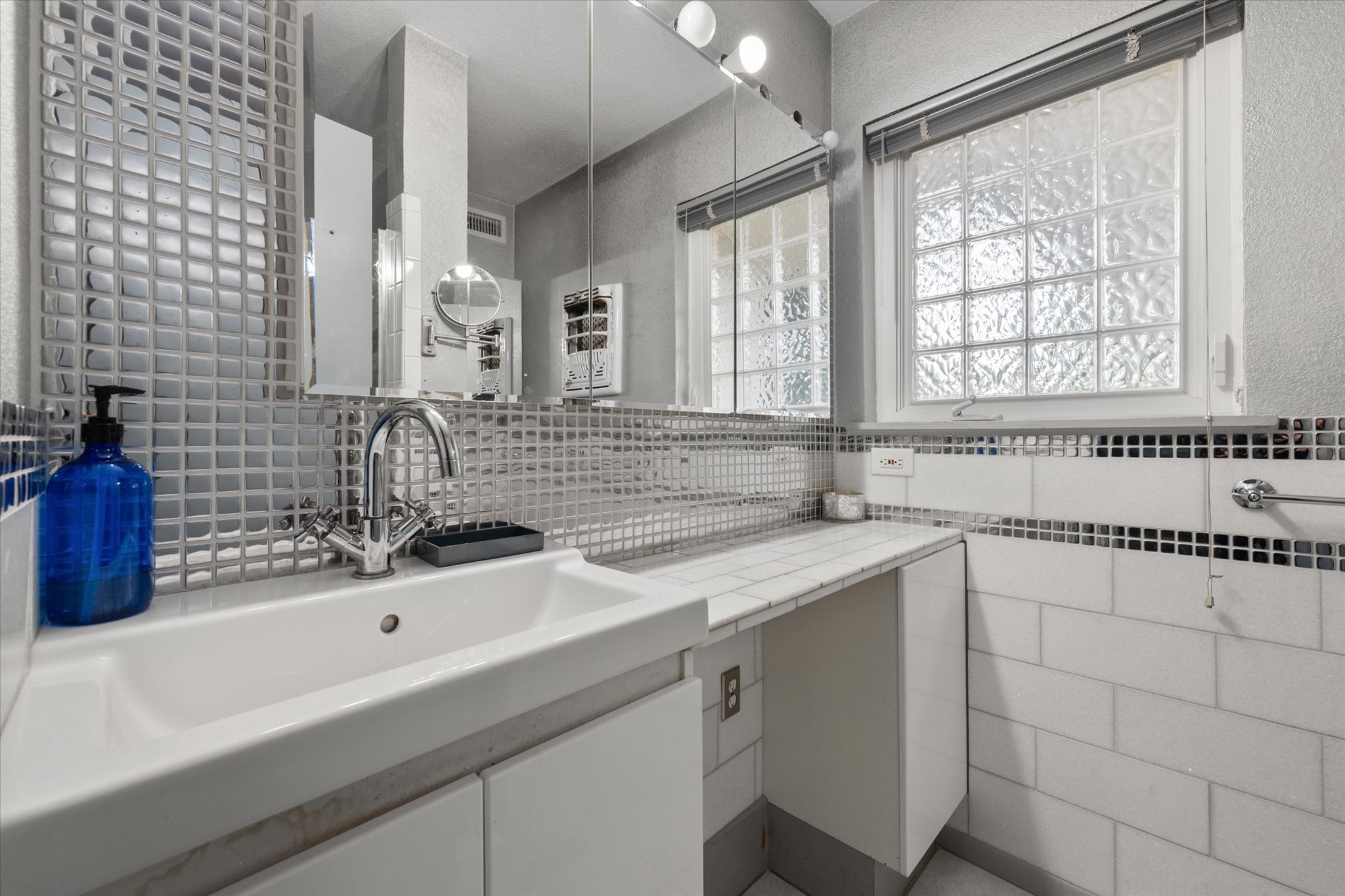 1209 W Lilly Lane Arlington TX 76013
