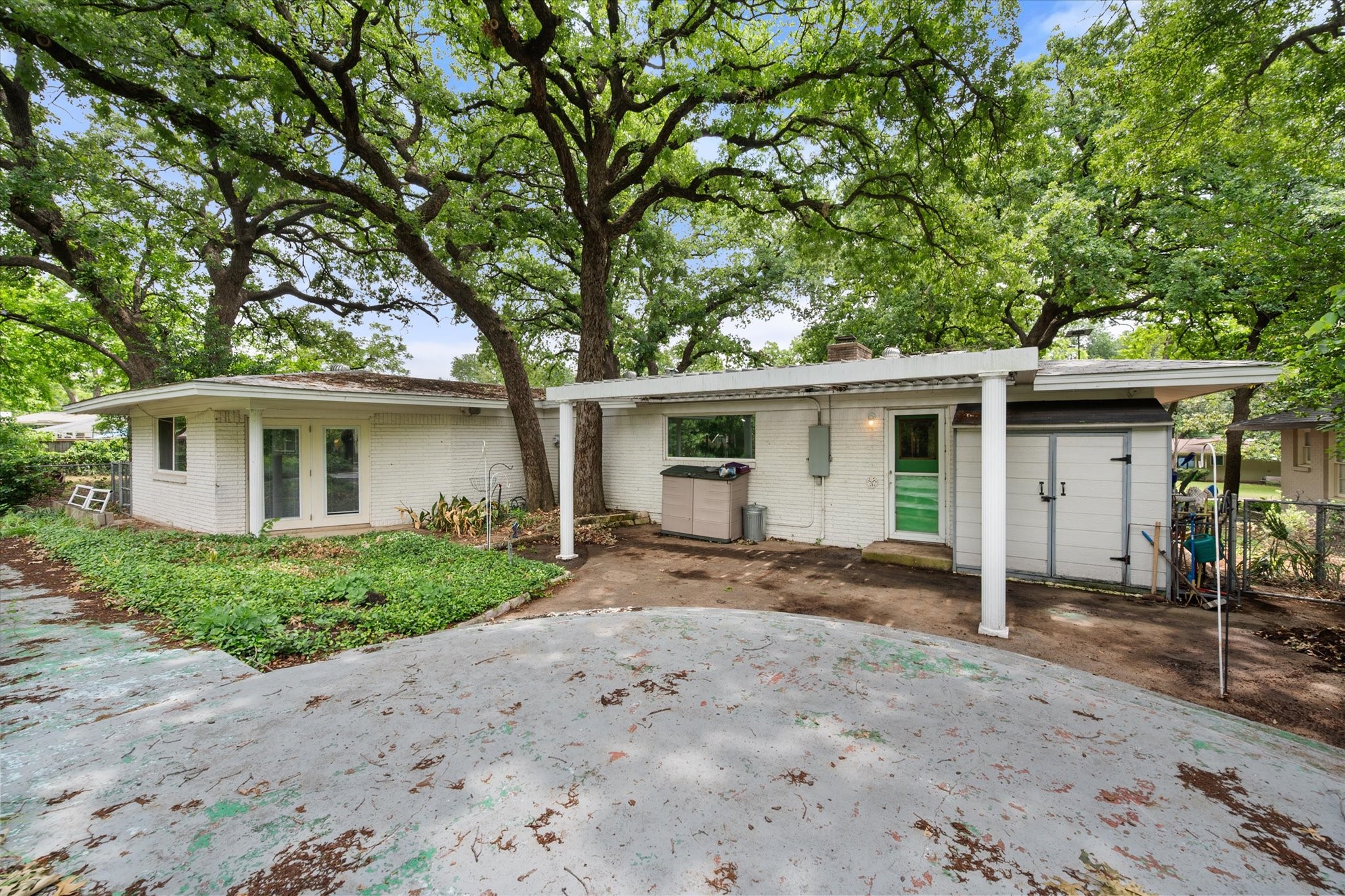 1209 W Lilly Lane Arlington TX 76013