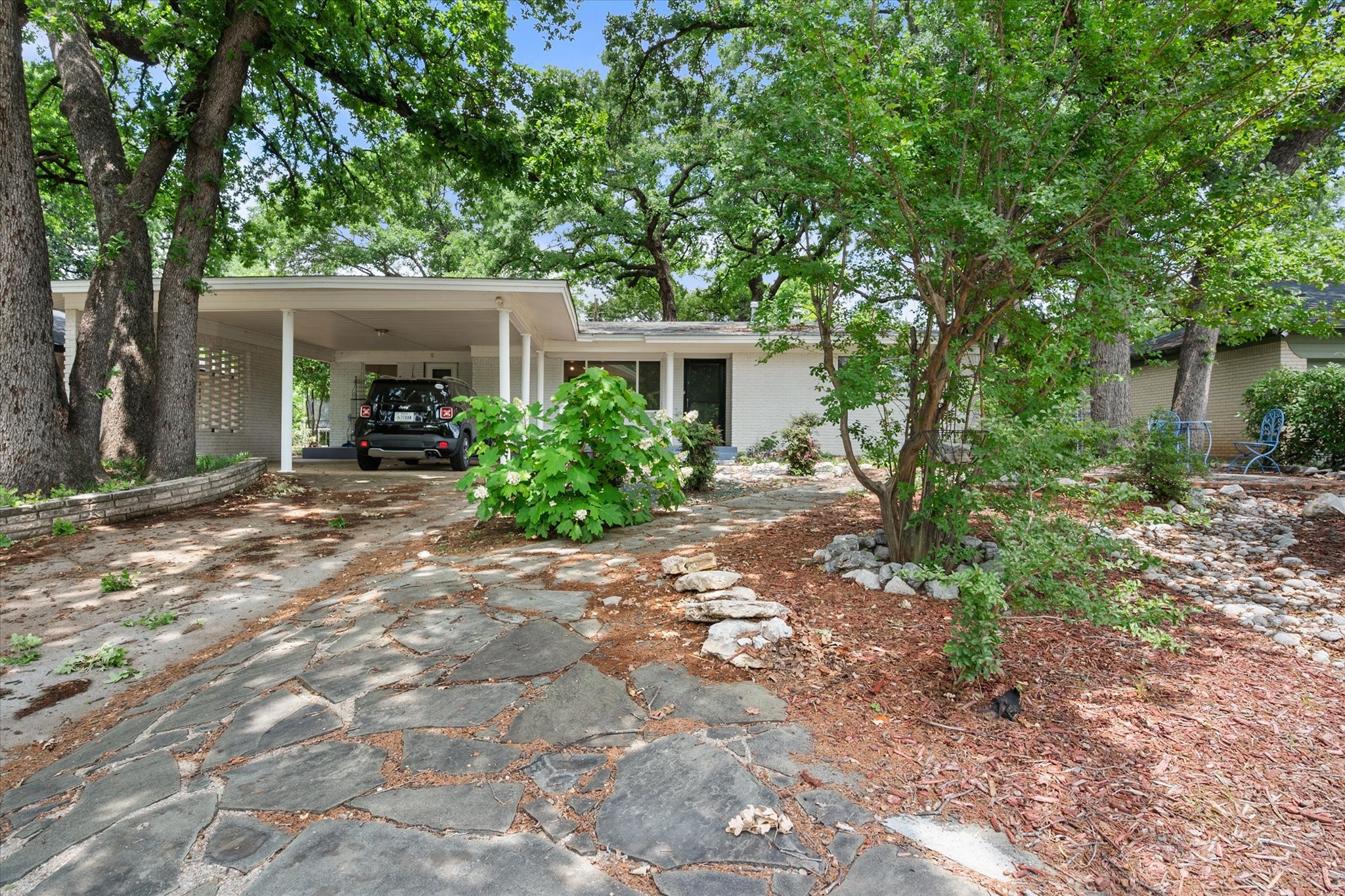 1209 W Lilly Lane Arlington TX 76013