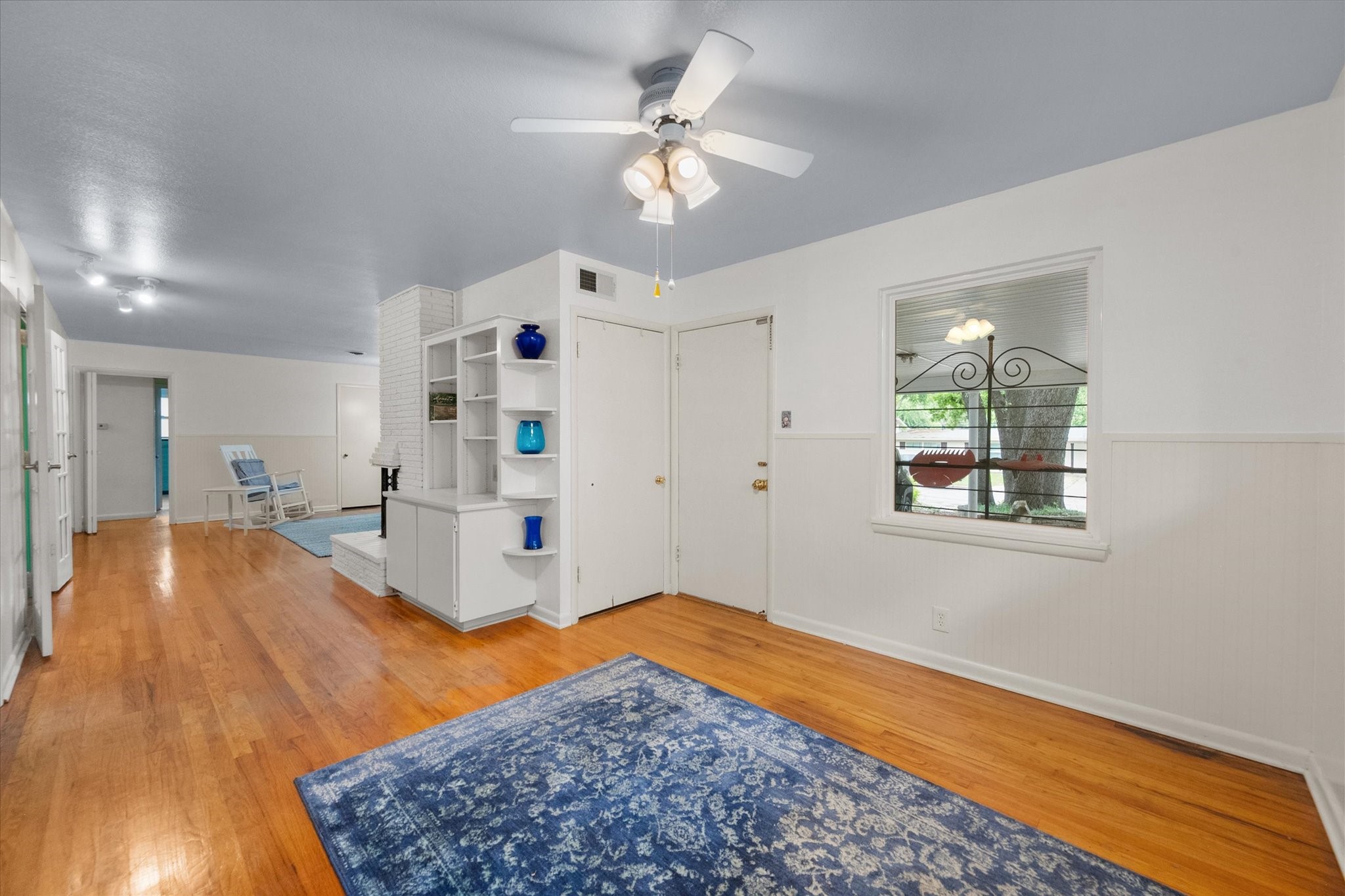 1209 W Lilly Lane Arlington TX 76013