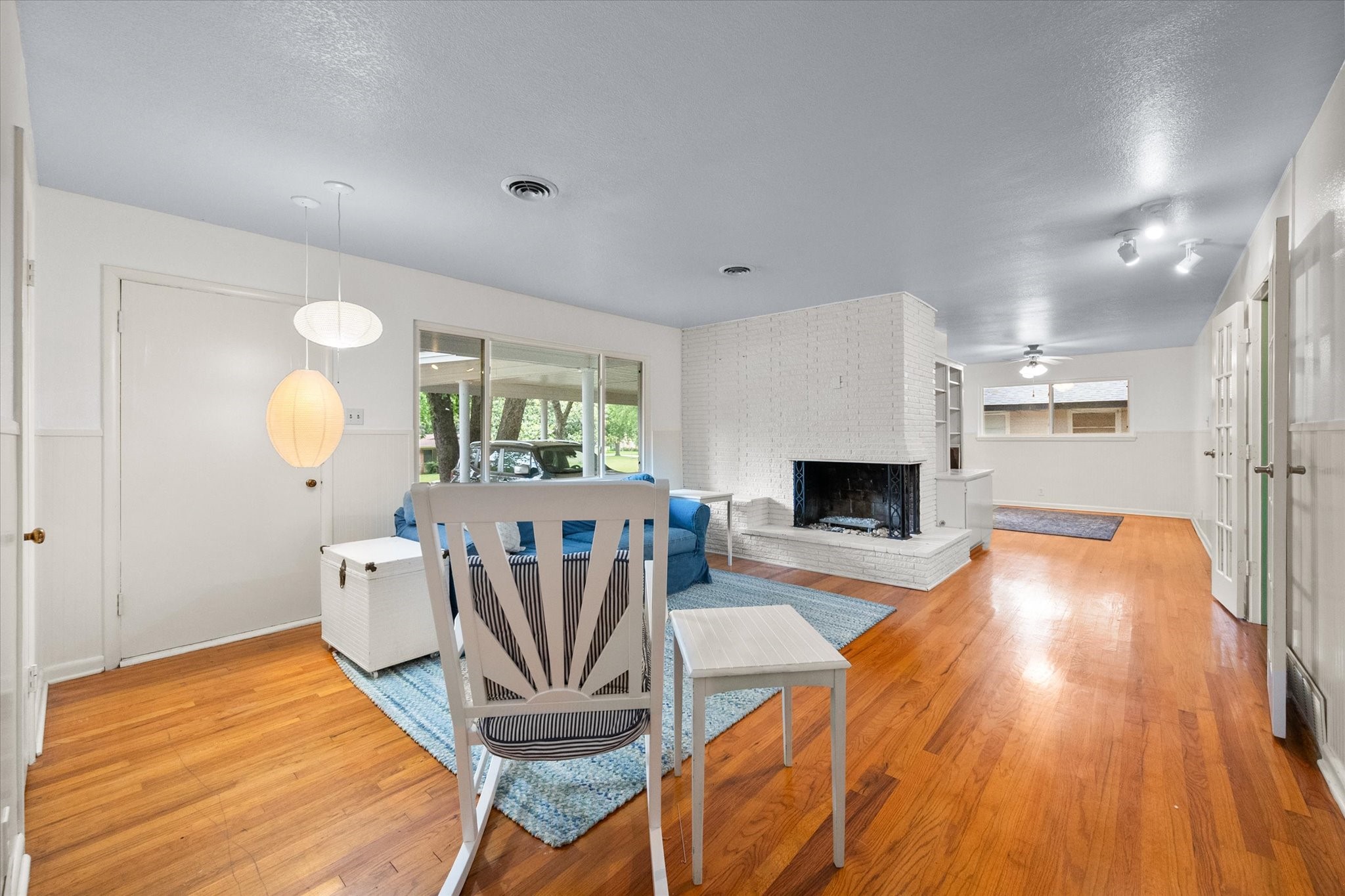 1209 W Lilly Lane Arlington TX 76013