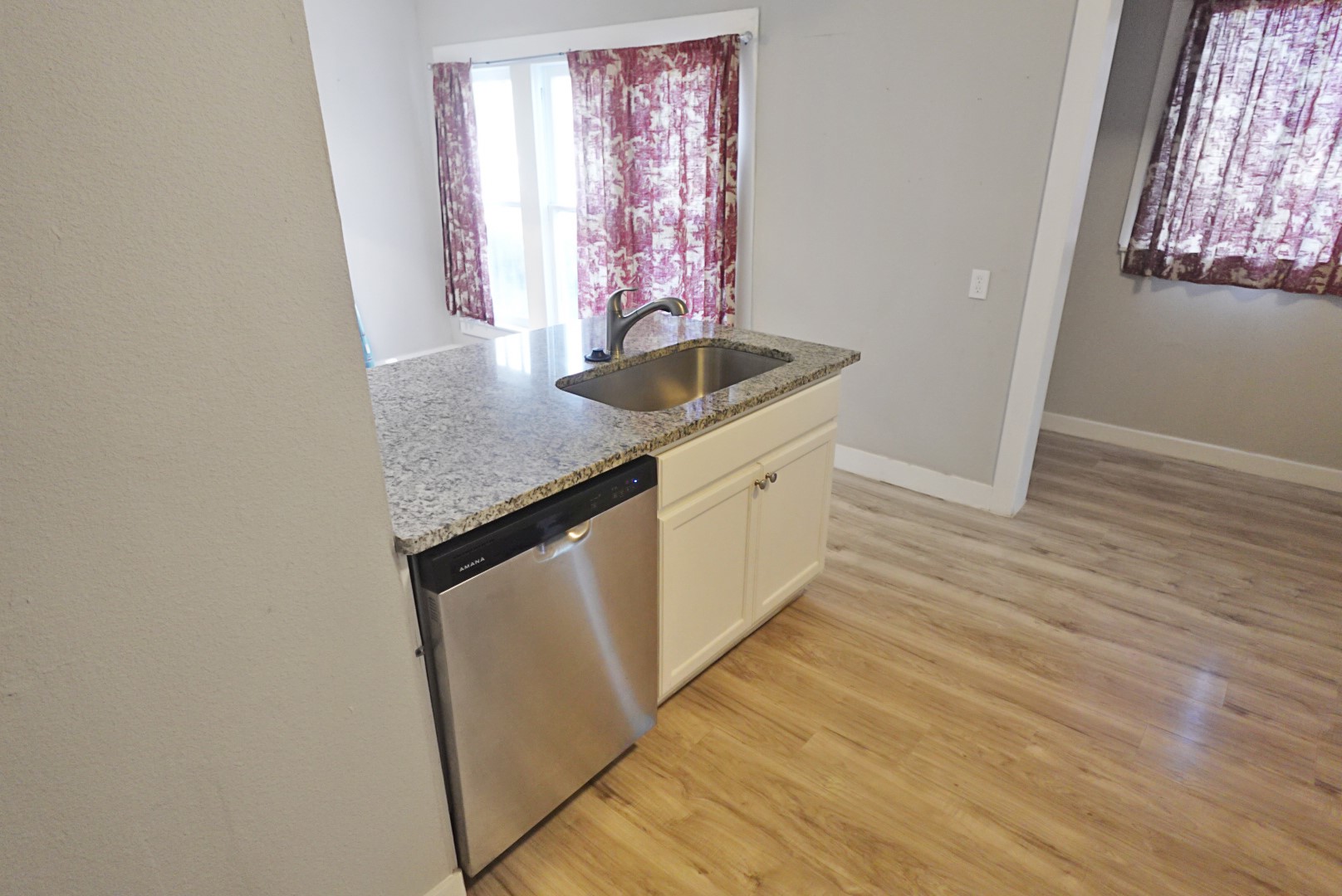 241 W Ross Avenue De Leon TX 76444