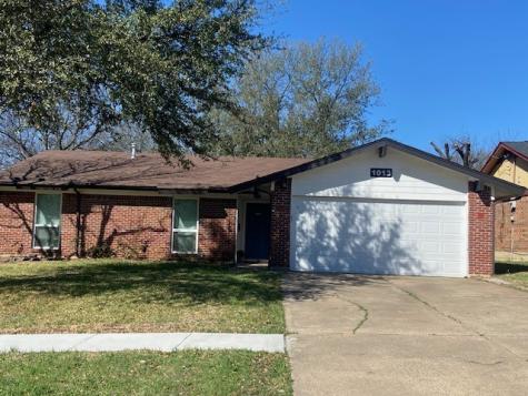 1013 SE 3rd Street Grand Prairie TX 75051