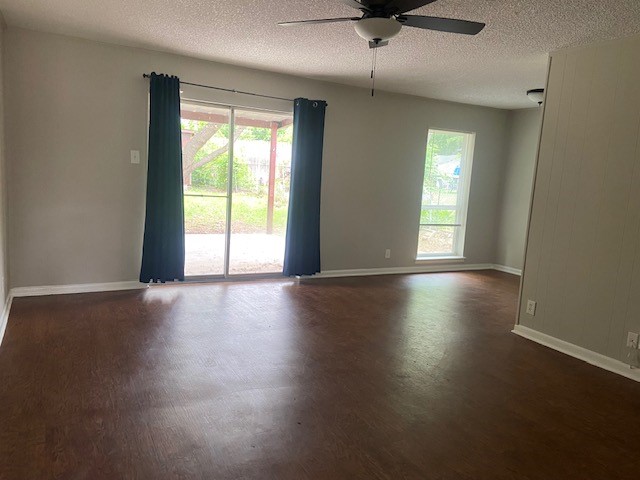 1013 SE 3rd Street Grand Prairie TX 75051