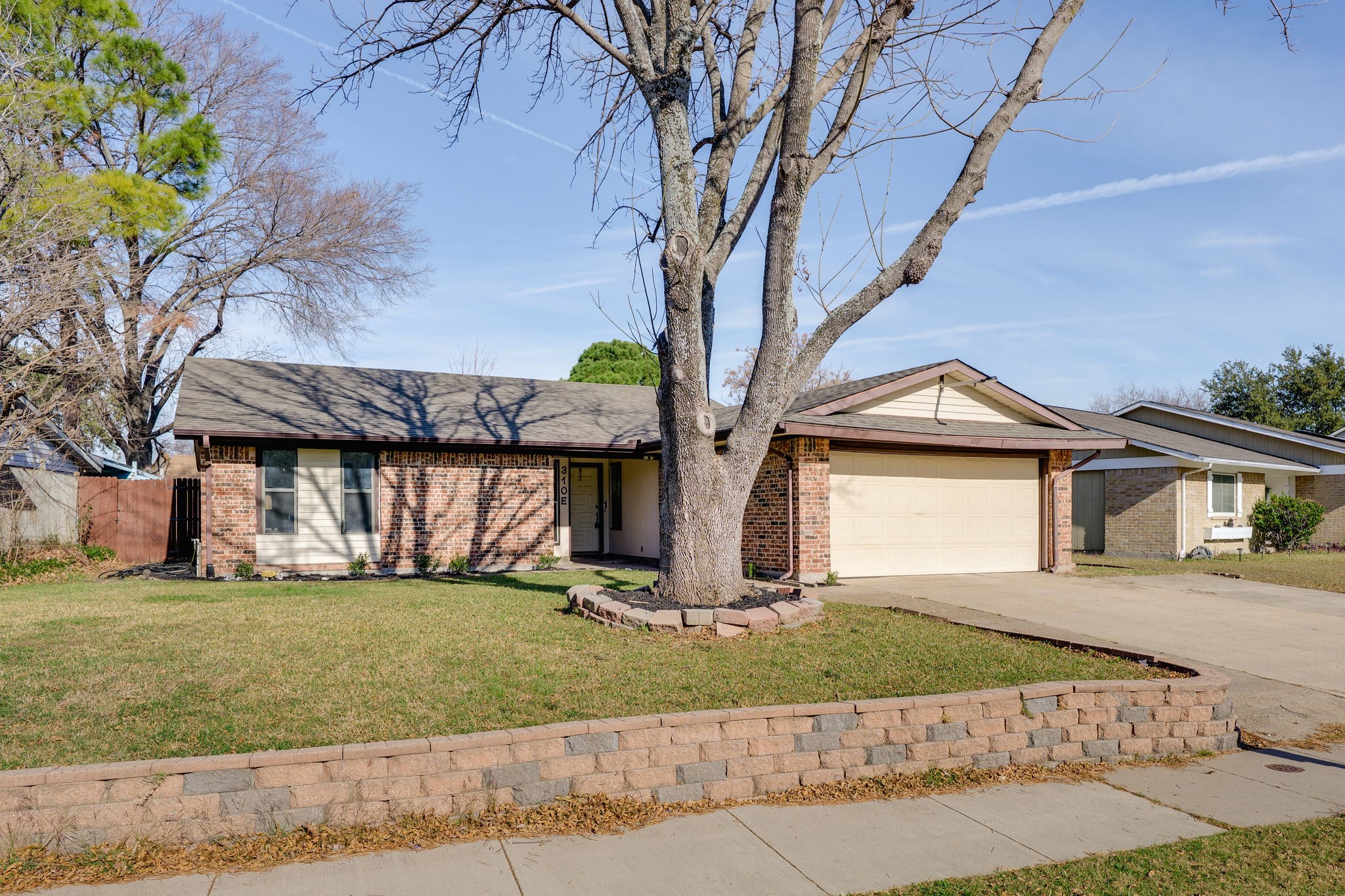 310 E Springdale Lane Grand Prairie TX 75052