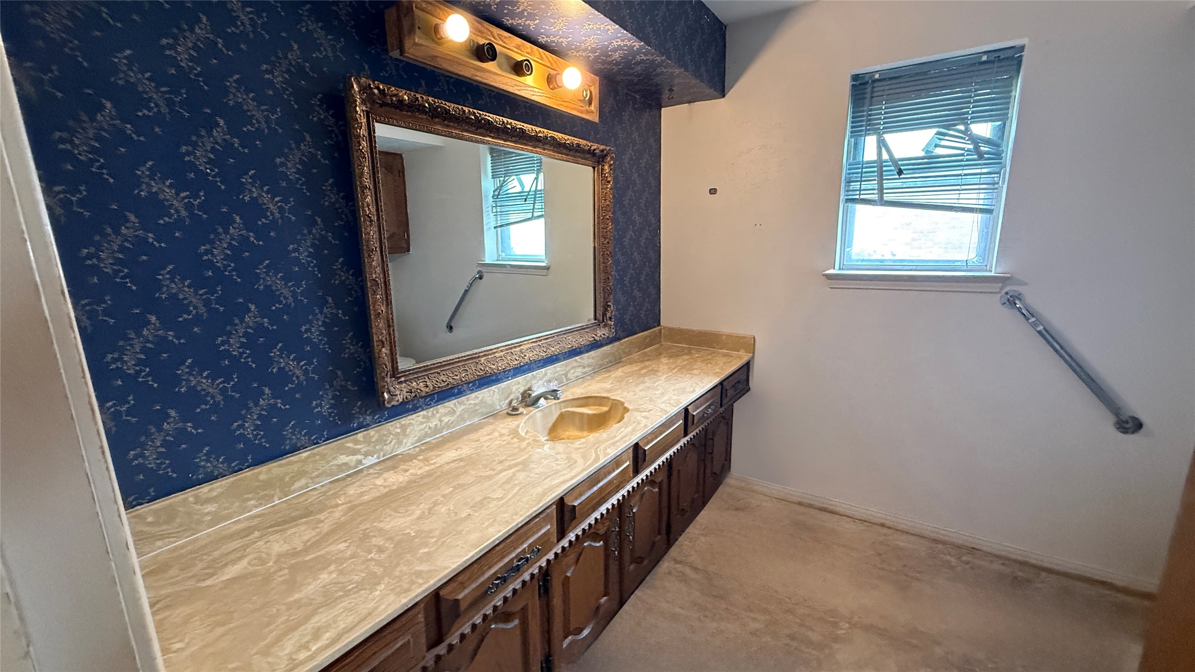 1004 Rosewood Drive Desoto TX 75115