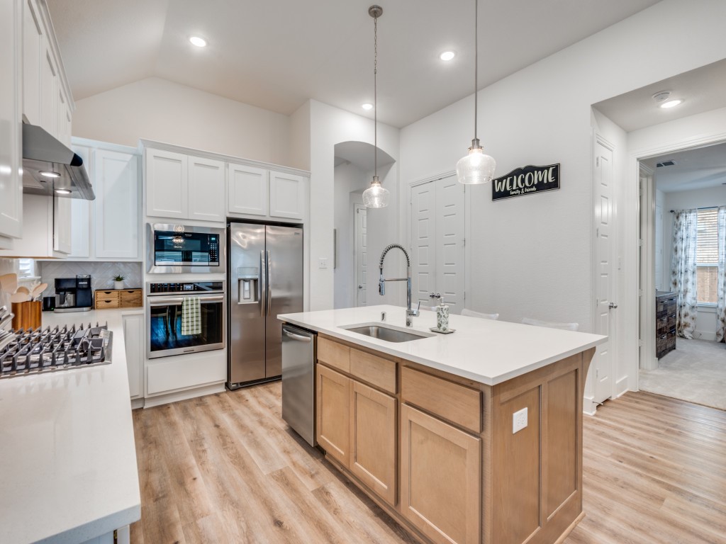 1808 Pelham Drive Aubrey TX 76227