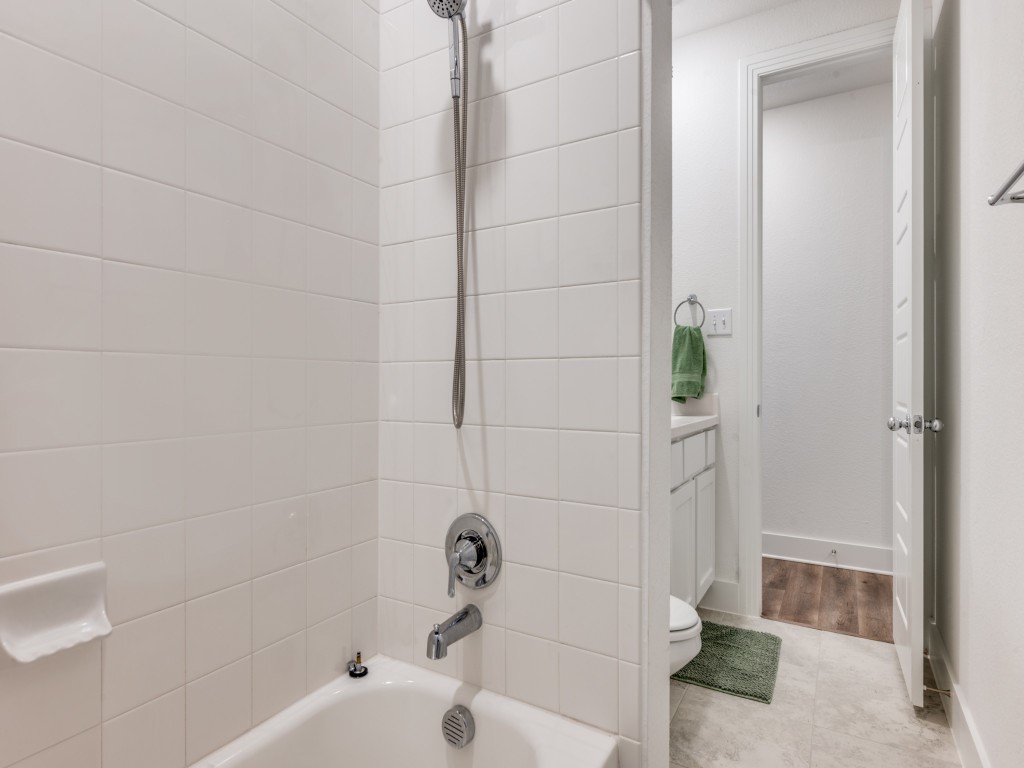 1808 Pelham Drive Aubrey TX 76227