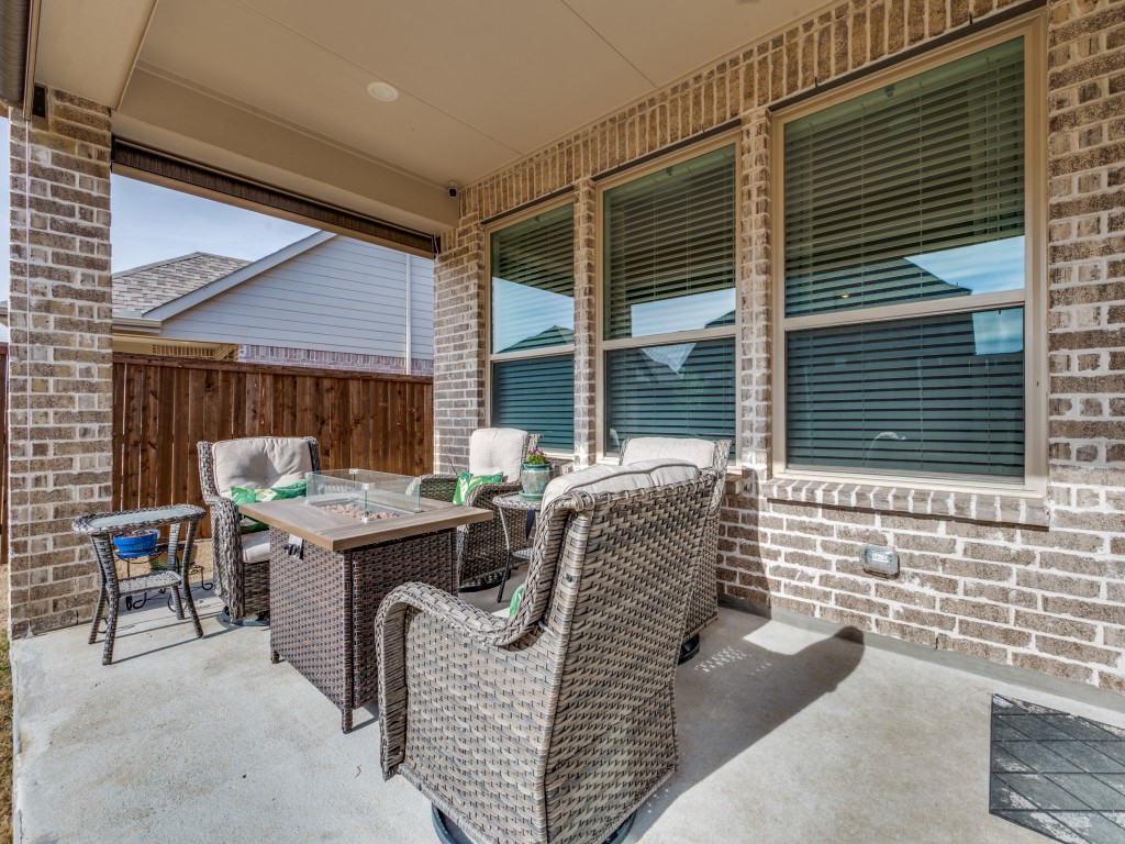 1808 Pelham Drive Aubrey TX 76227