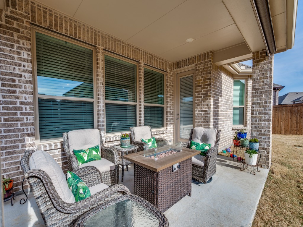 1808 Pelham Drive Aubrey TX 76227
